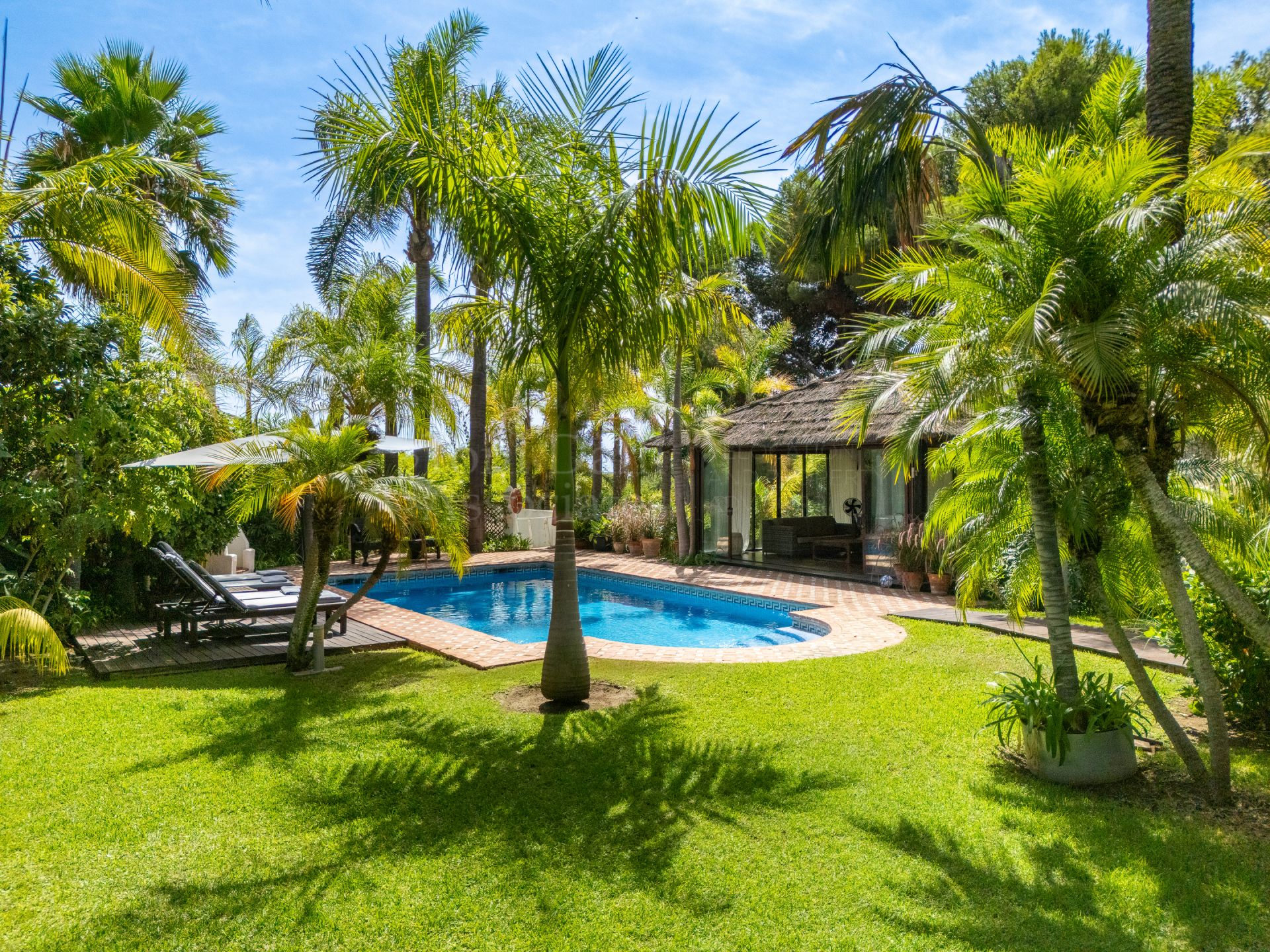 Villa in Altos del Rodeo, Marbella