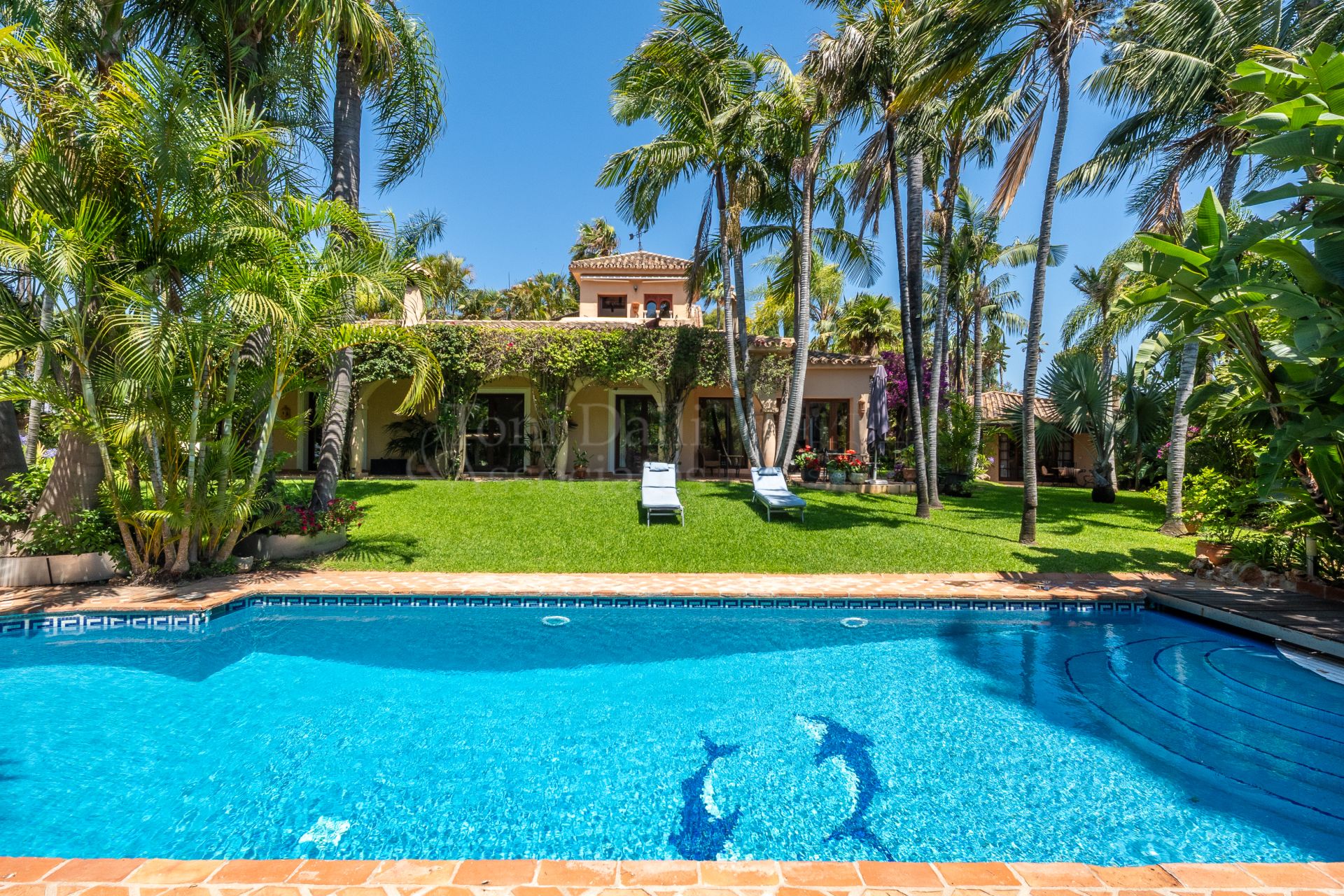 Villa in Altos del Rodeo, Marbella