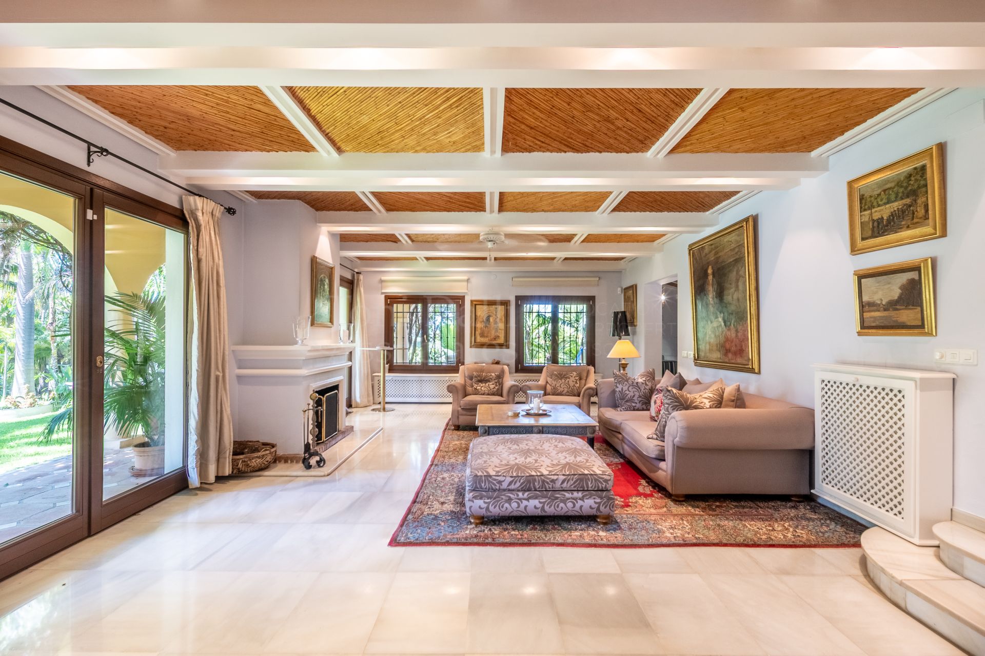 Villa in Altos del Rodeo, Marbella