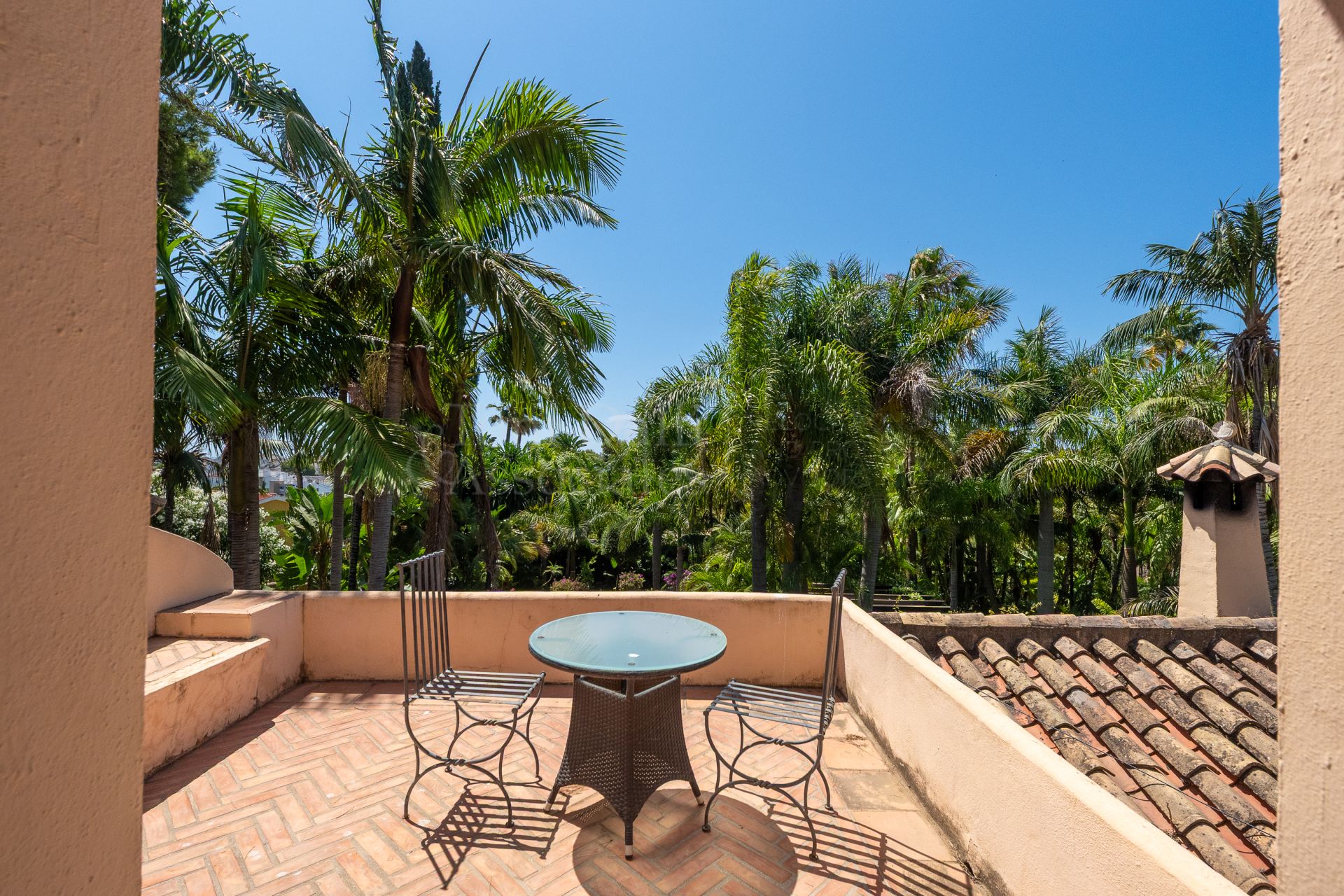 Villa in Altos del Rodeo, Marbella