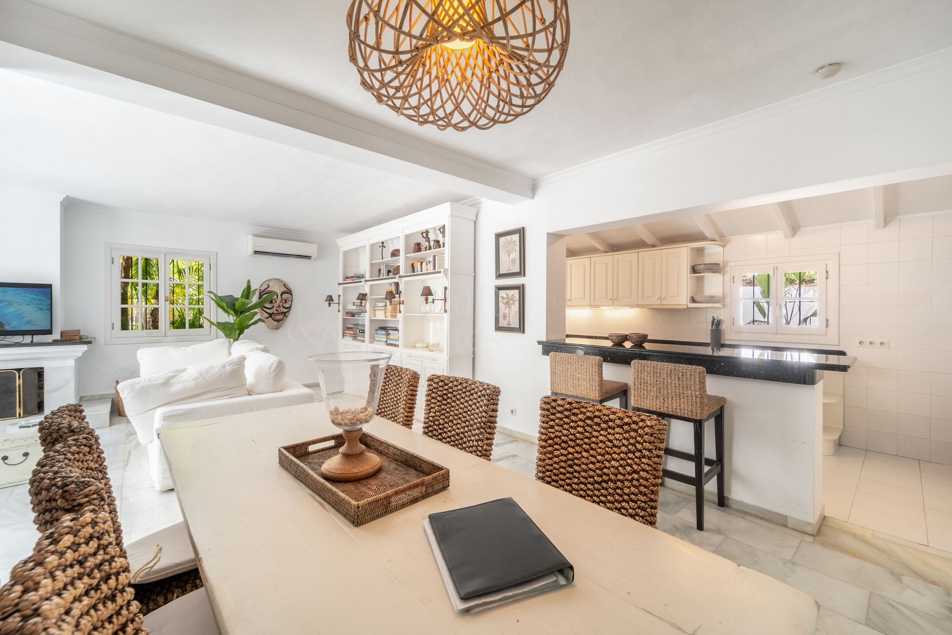 Villa in Altos del Rodeo, Marbella