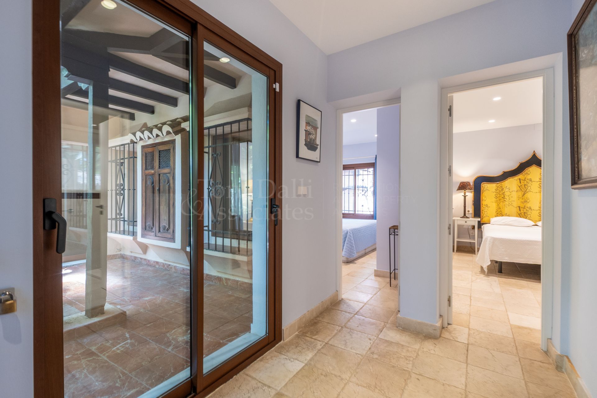 Villa in Altos del Rodeo, Marbella
