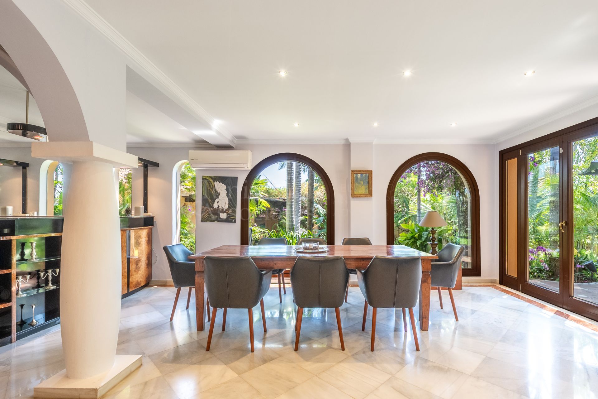 Villa in Altos del Rodeo, Marbella