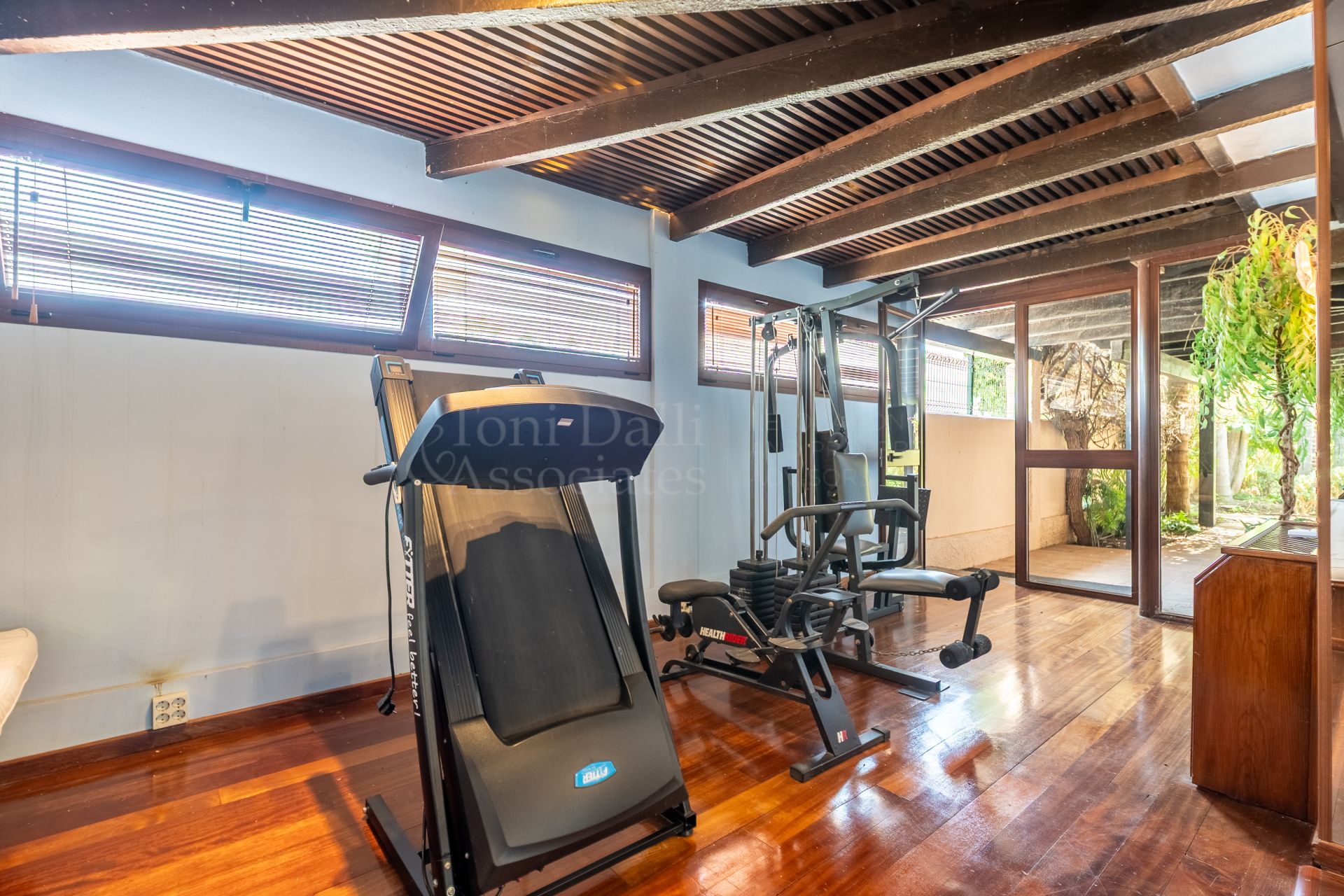 Villa in Altos del Rodeo, Marbella