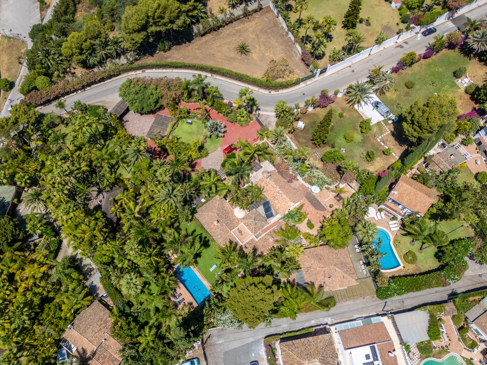 Villa in Altos del Rodeo, Marbella