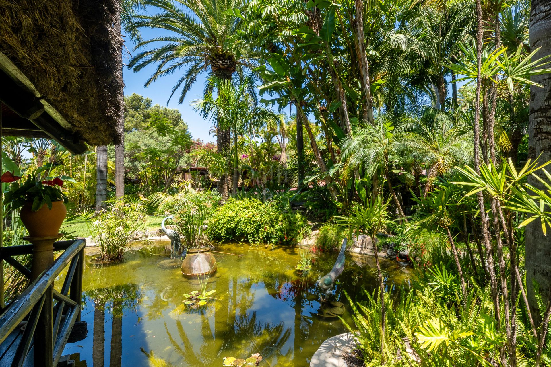 Villa in Altos del Rodeo, Marbella