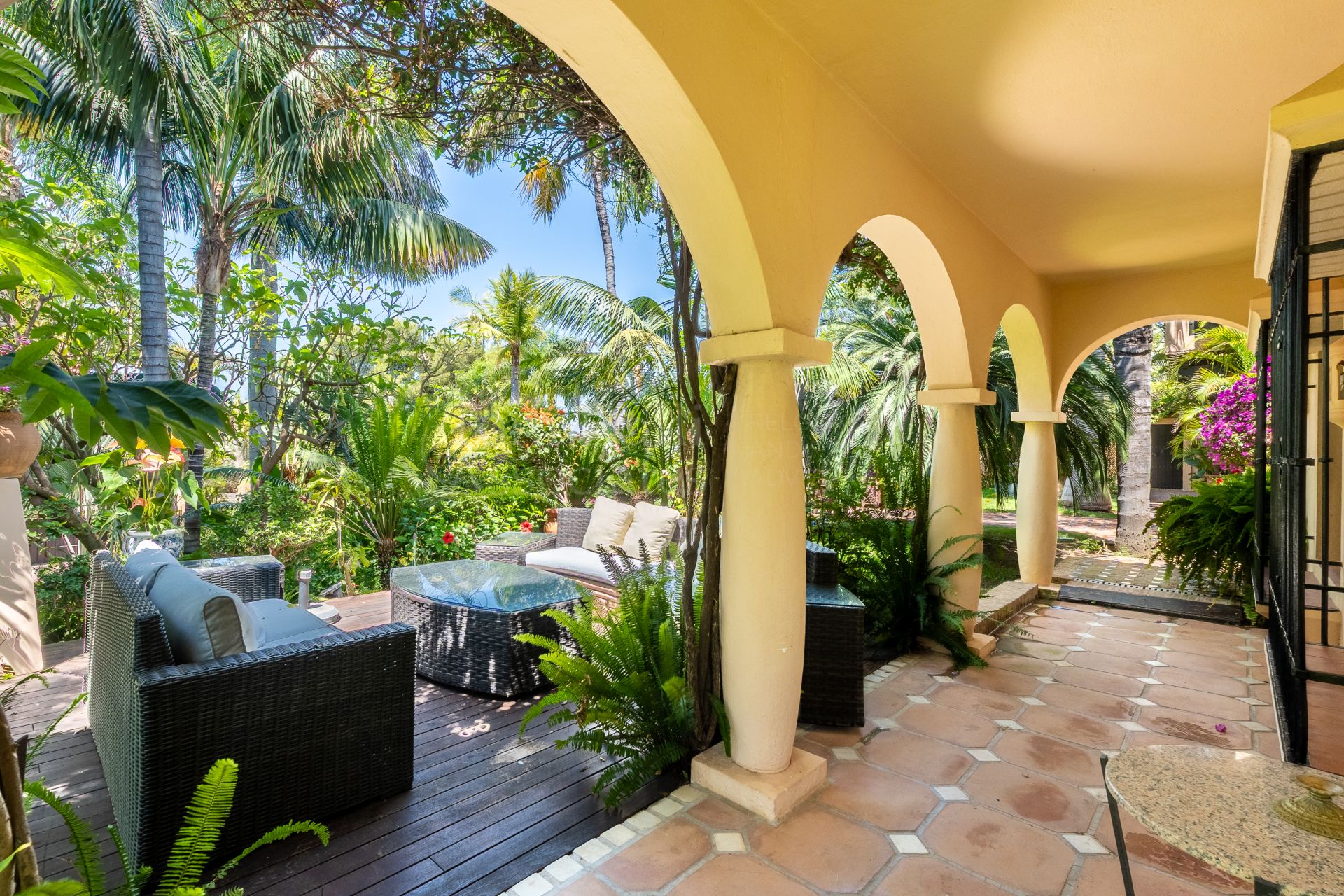 Villa in Altos del Rodeo, Marbella
