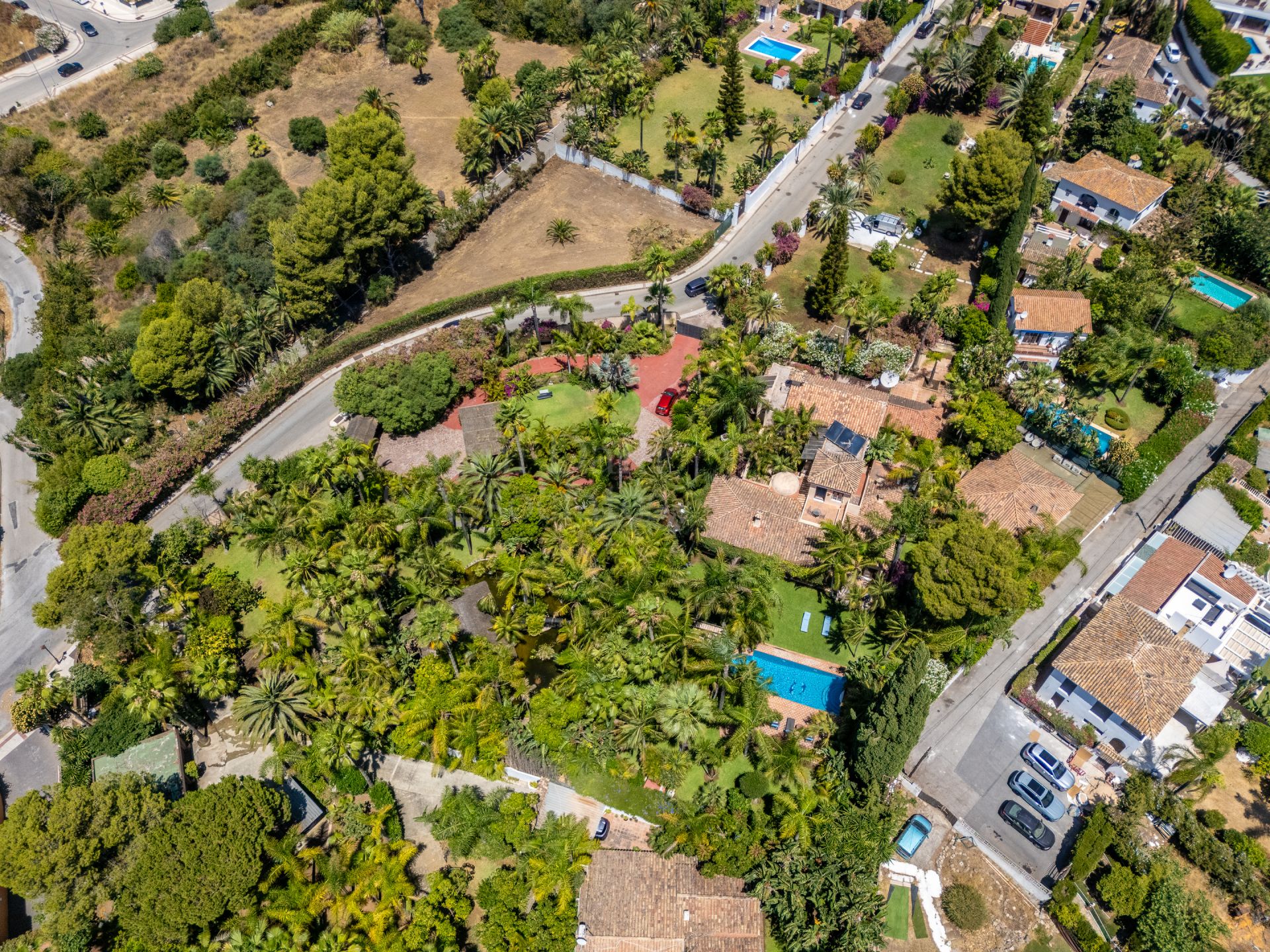 Villa in Altos del Rodeo, Marbella