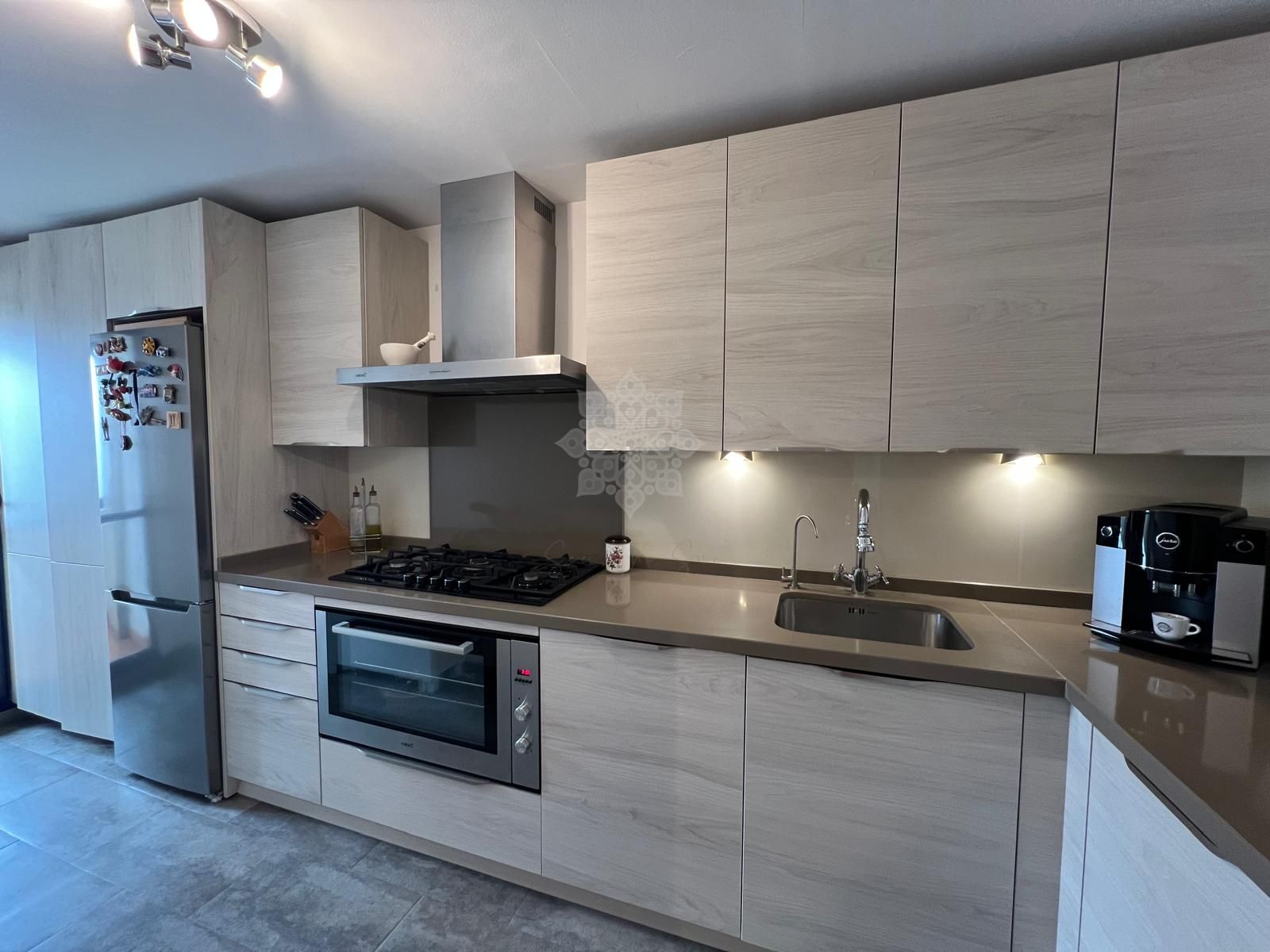 Penthouse in Estepona Puerto, Estepona