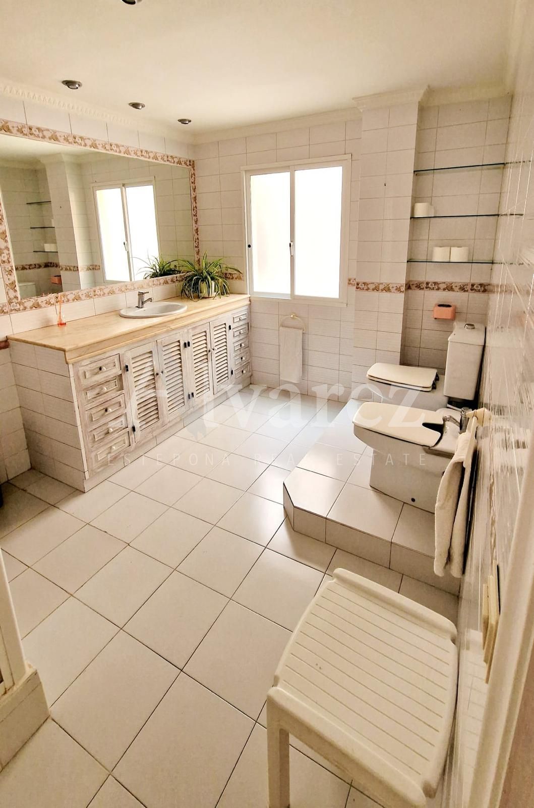 Apartment in Estepona Town, Estepona