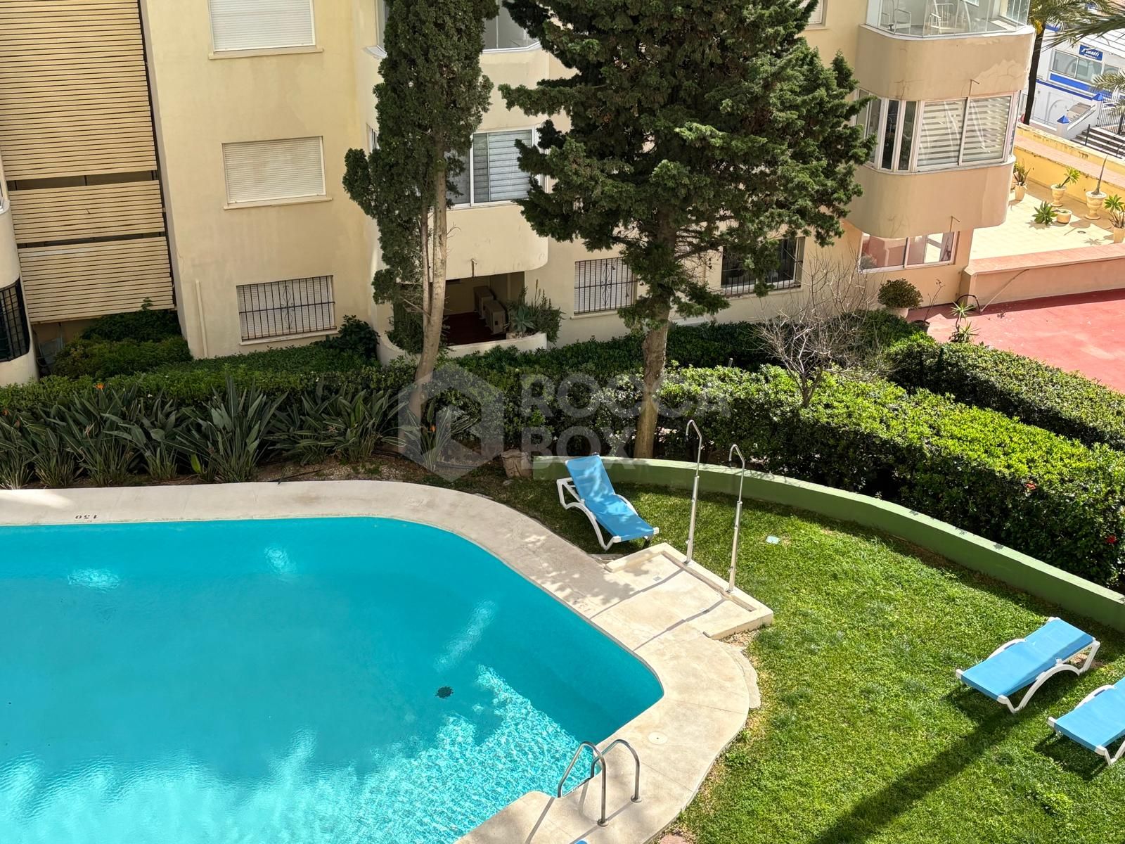 Spacious Apartment with Sea Views in Estepona's Marina¡.