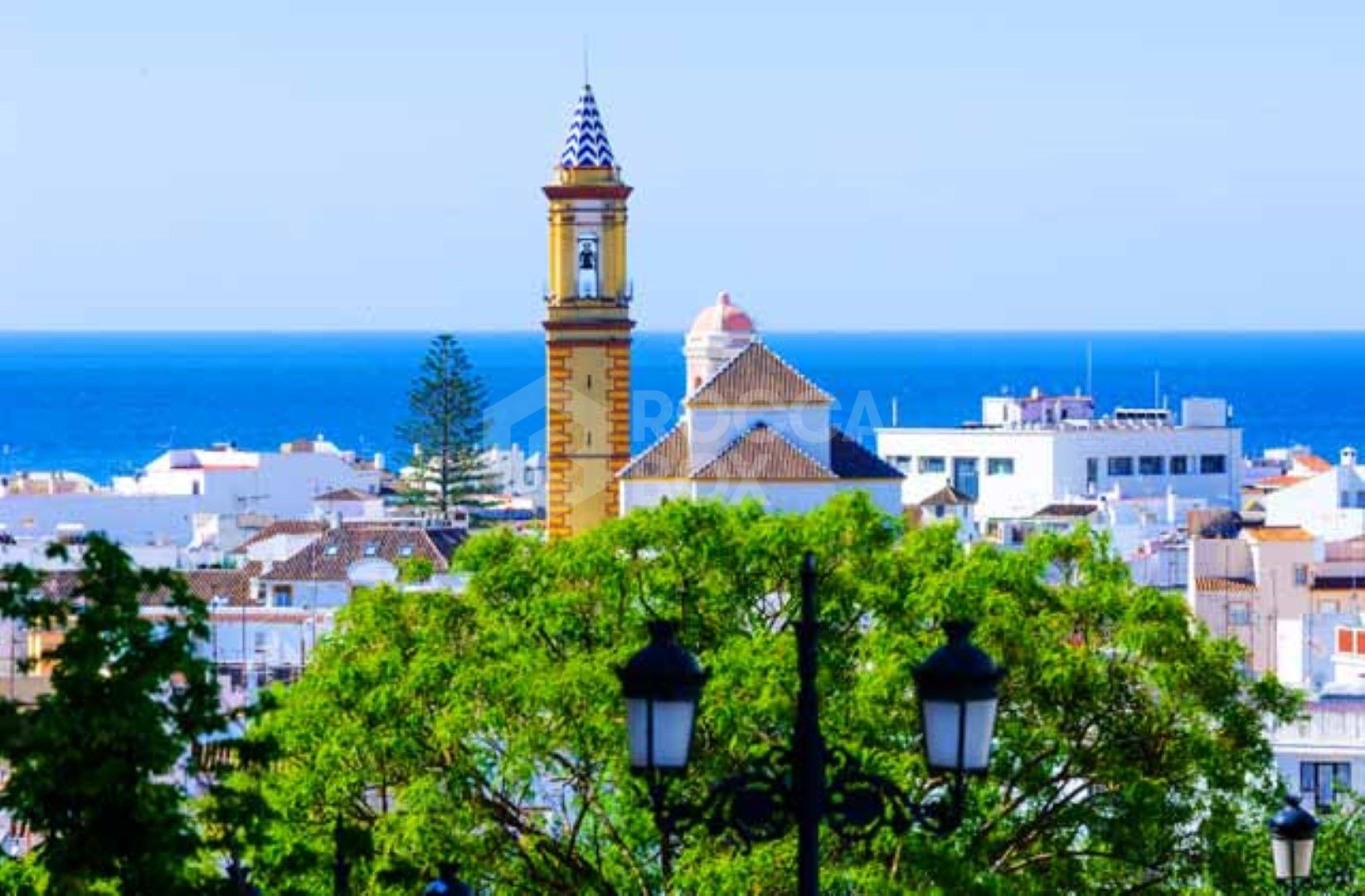 Spacious Apartment with Sea Views in Estepona's Marina¡.