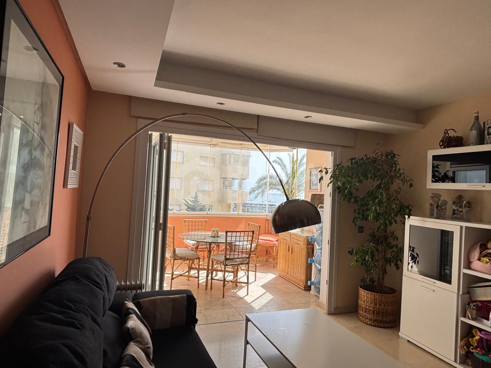 Spacious Apartment with Sea Views in Estepona's Marina¡.