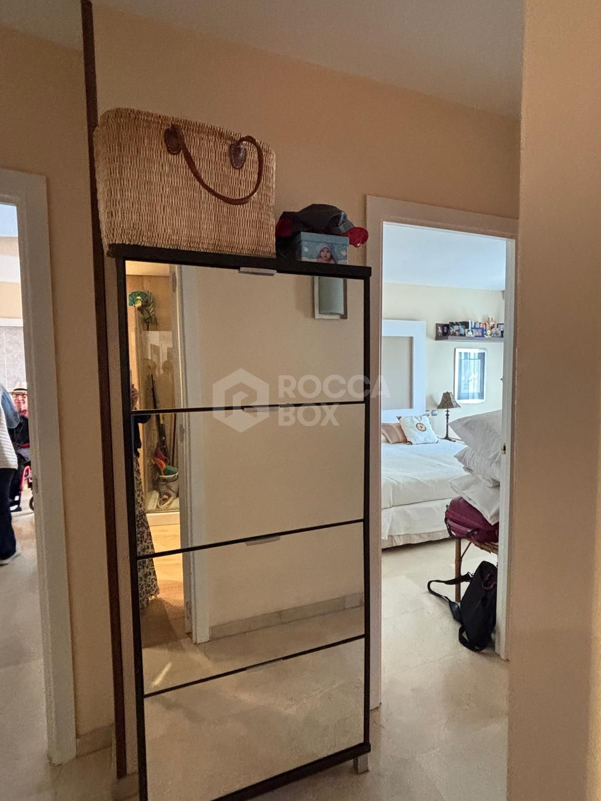 Spacious Apartment with Sea Views in Estepona's Marina¡.