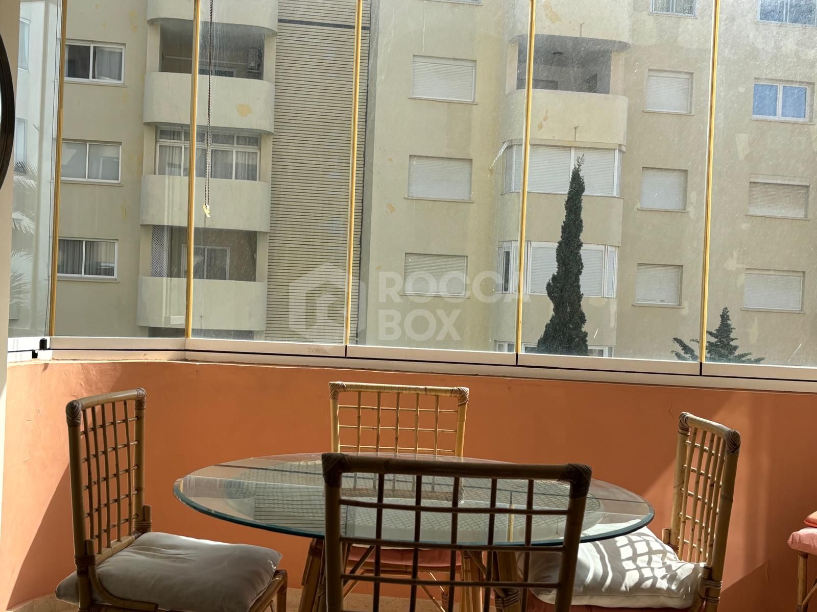 Spacious Apartment with Sea Views in Estepona's Marina¡.