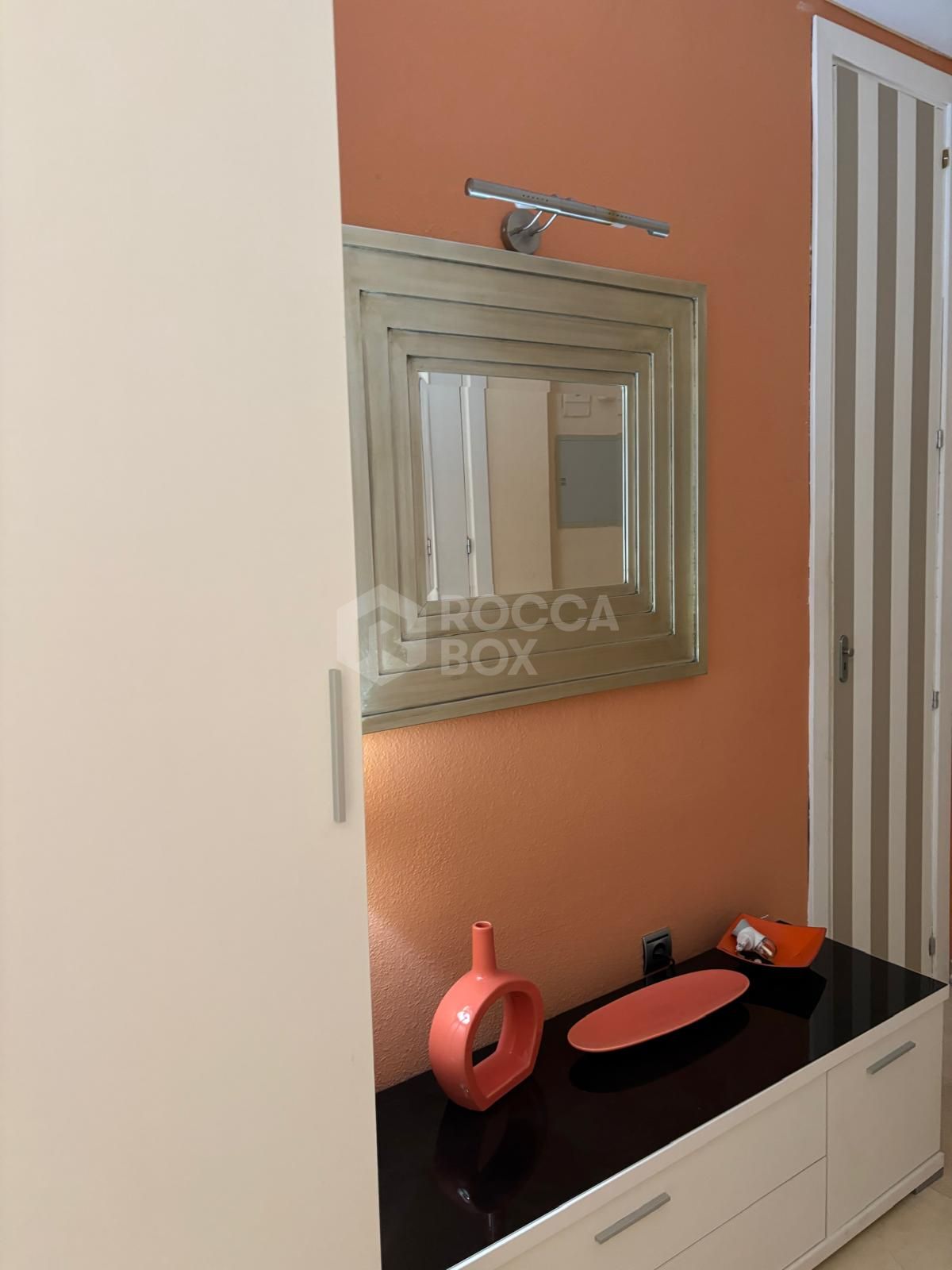 Spacious Apartment with Sea Views in Estepona's Marina¡.