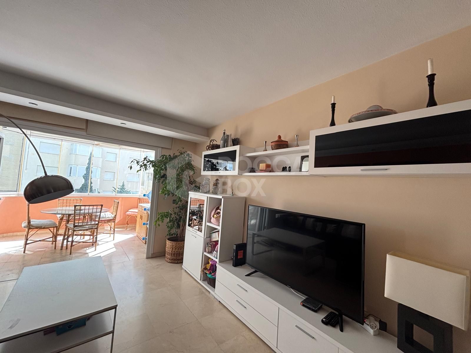 Spacious Apartment with Sea Views in Estepona's Marina¡.