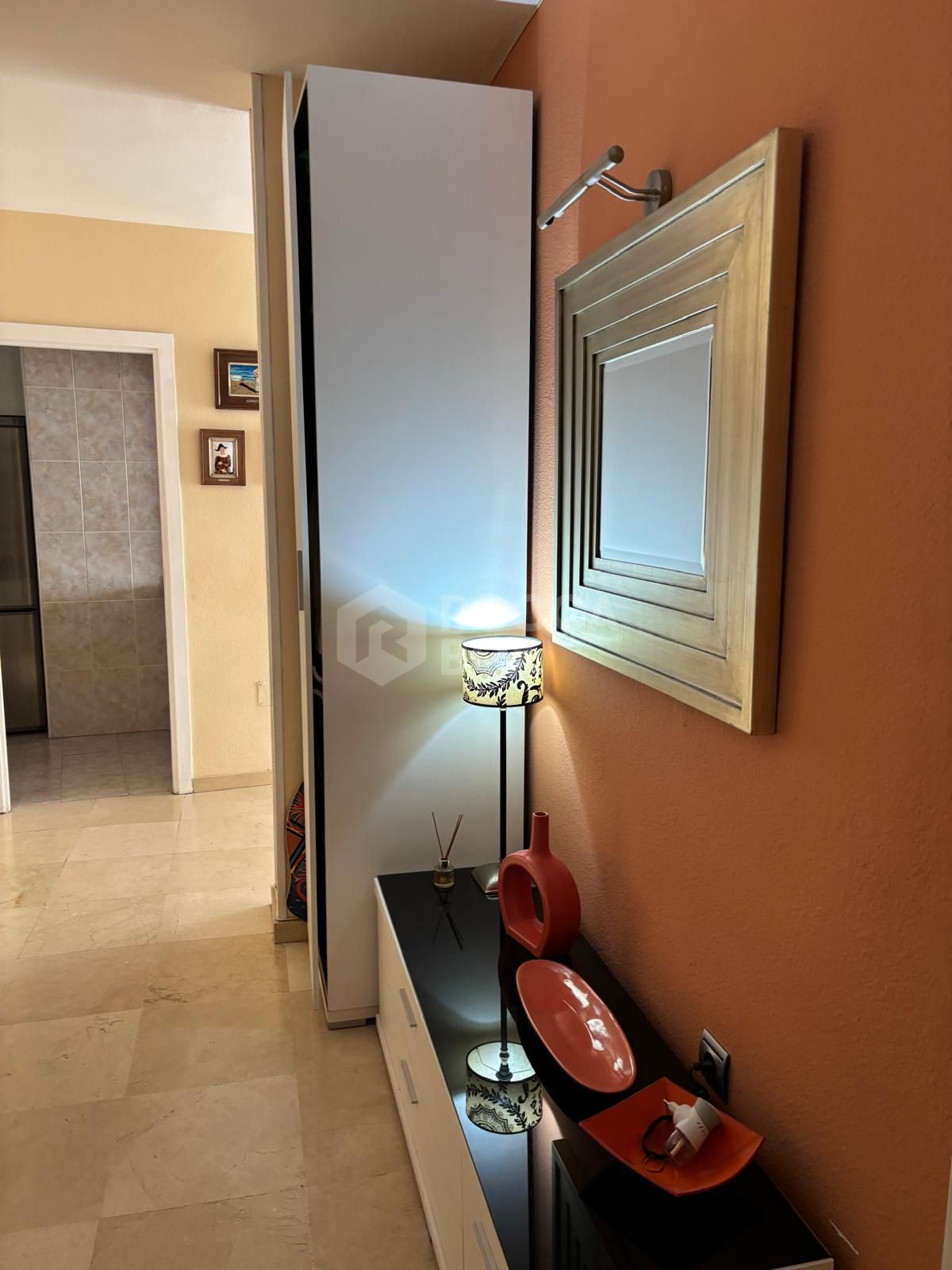 Spacious Apartment with Sea Views in Estepona's Marina¡.