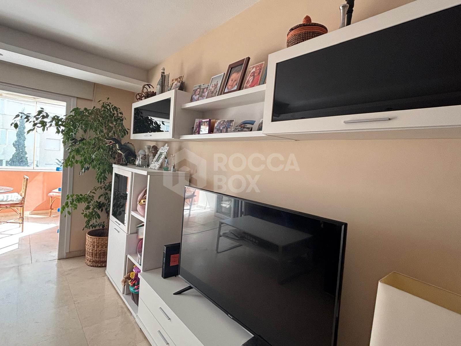 Spacious Apartment with Sea Views in Estepona's Marina¡.