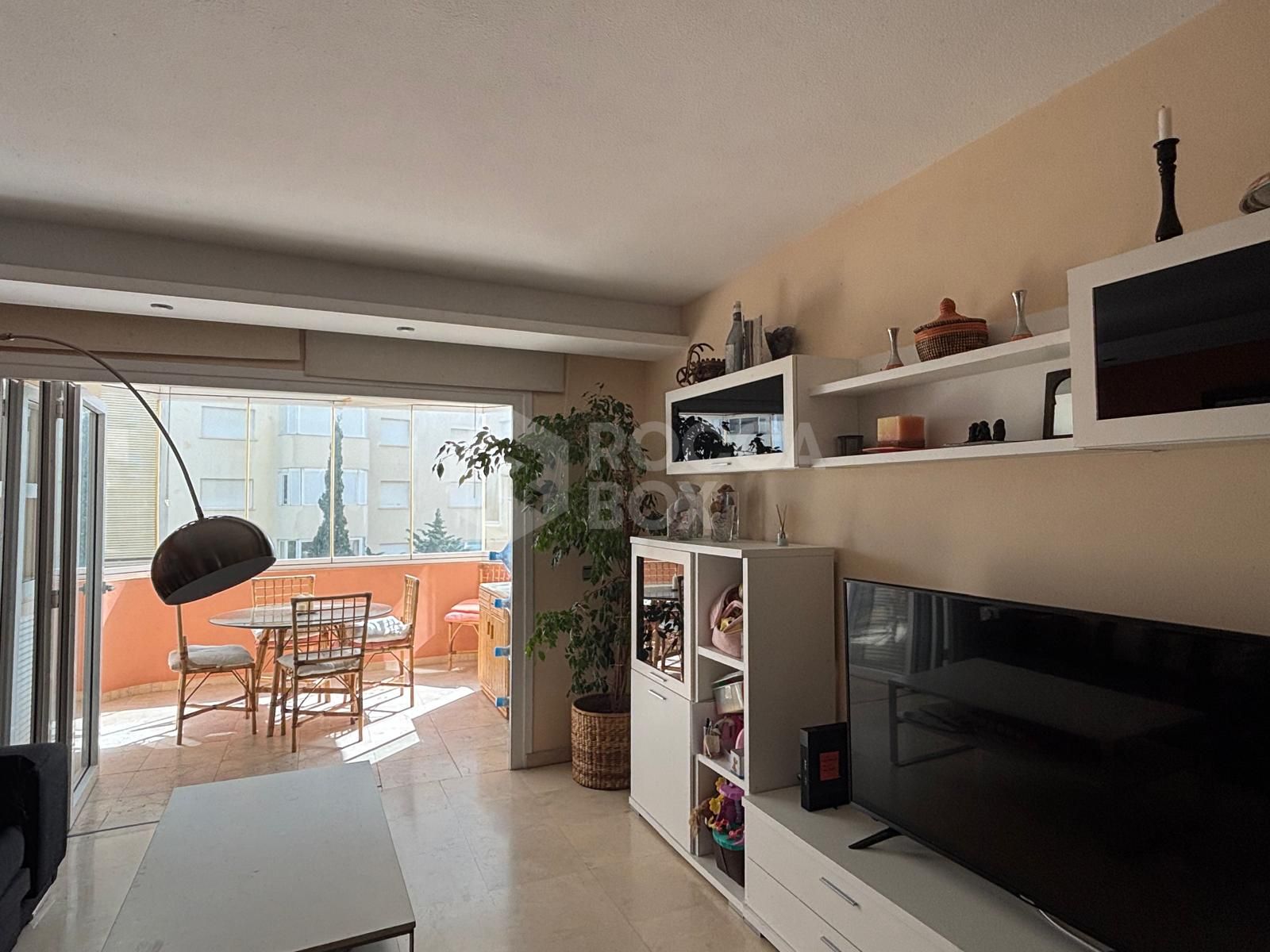 Spacious Apartment with Sea Views in Estepona's Marina¡.