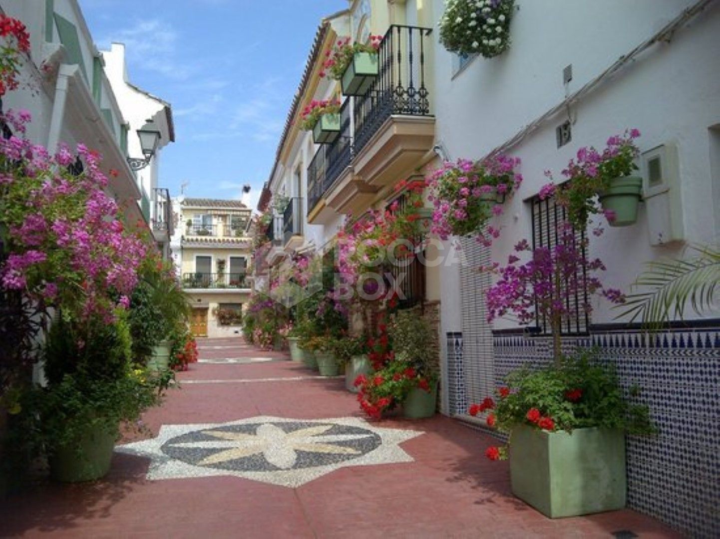 Spacious Apartment with Sea Views in Estepona's Marina¡.