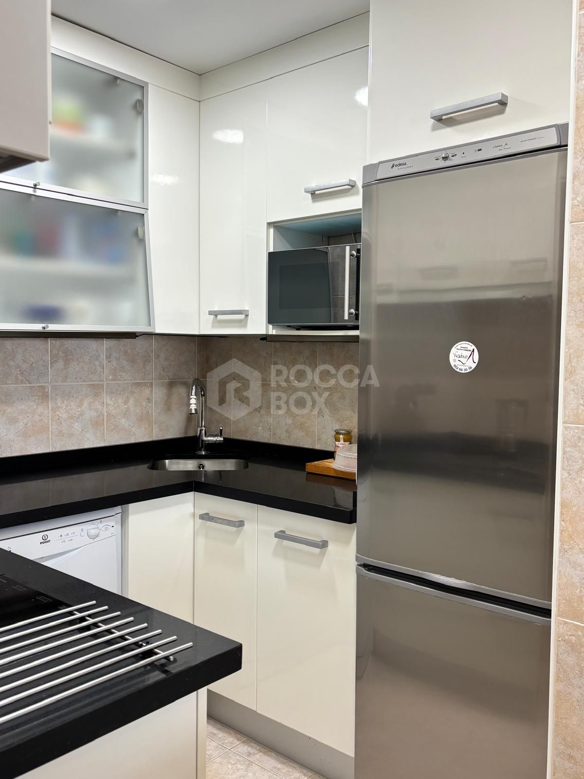Spacious Apartment with Sea Views in Estepona's Marina¡.