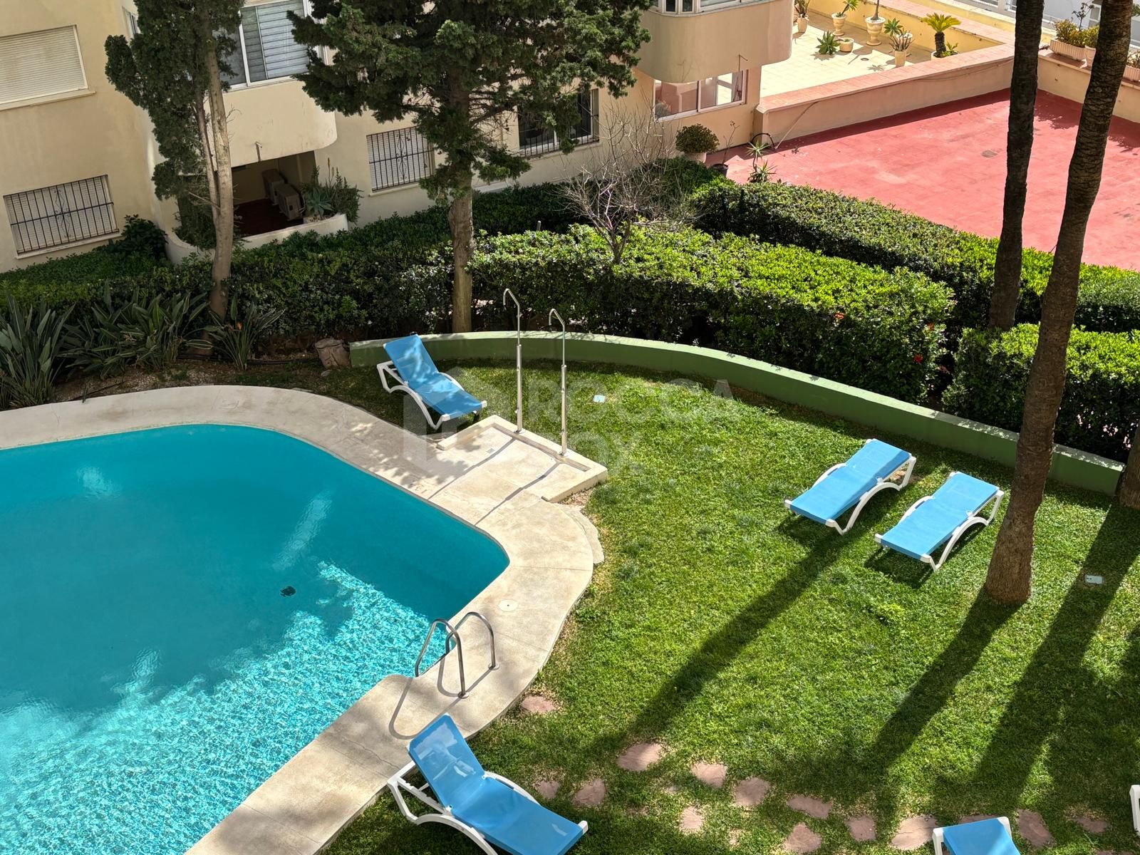 Spacious Apartment with Sea Views in Estepona's Marina¡.