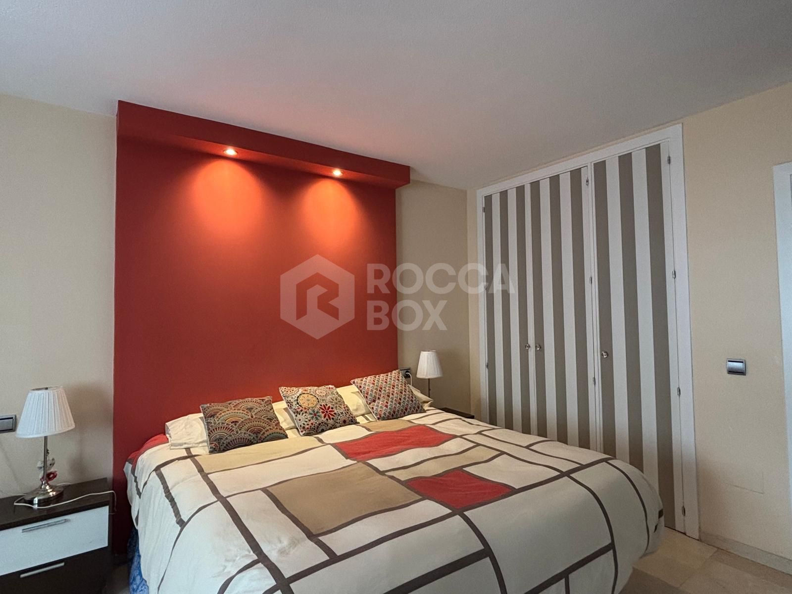 Spacious Apartment with Sea Views in Estepona's Marina¡.