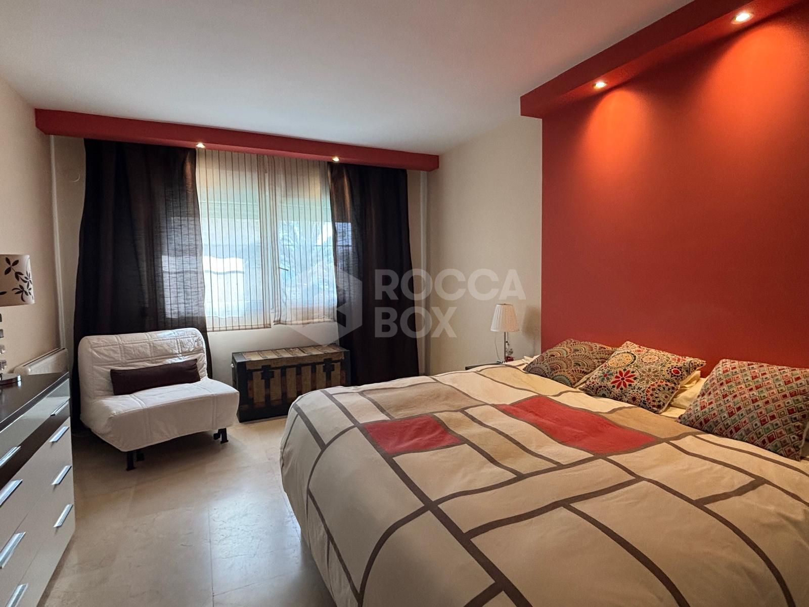 Spacious Apartment with Sea Views in Estepona's Marina¡.