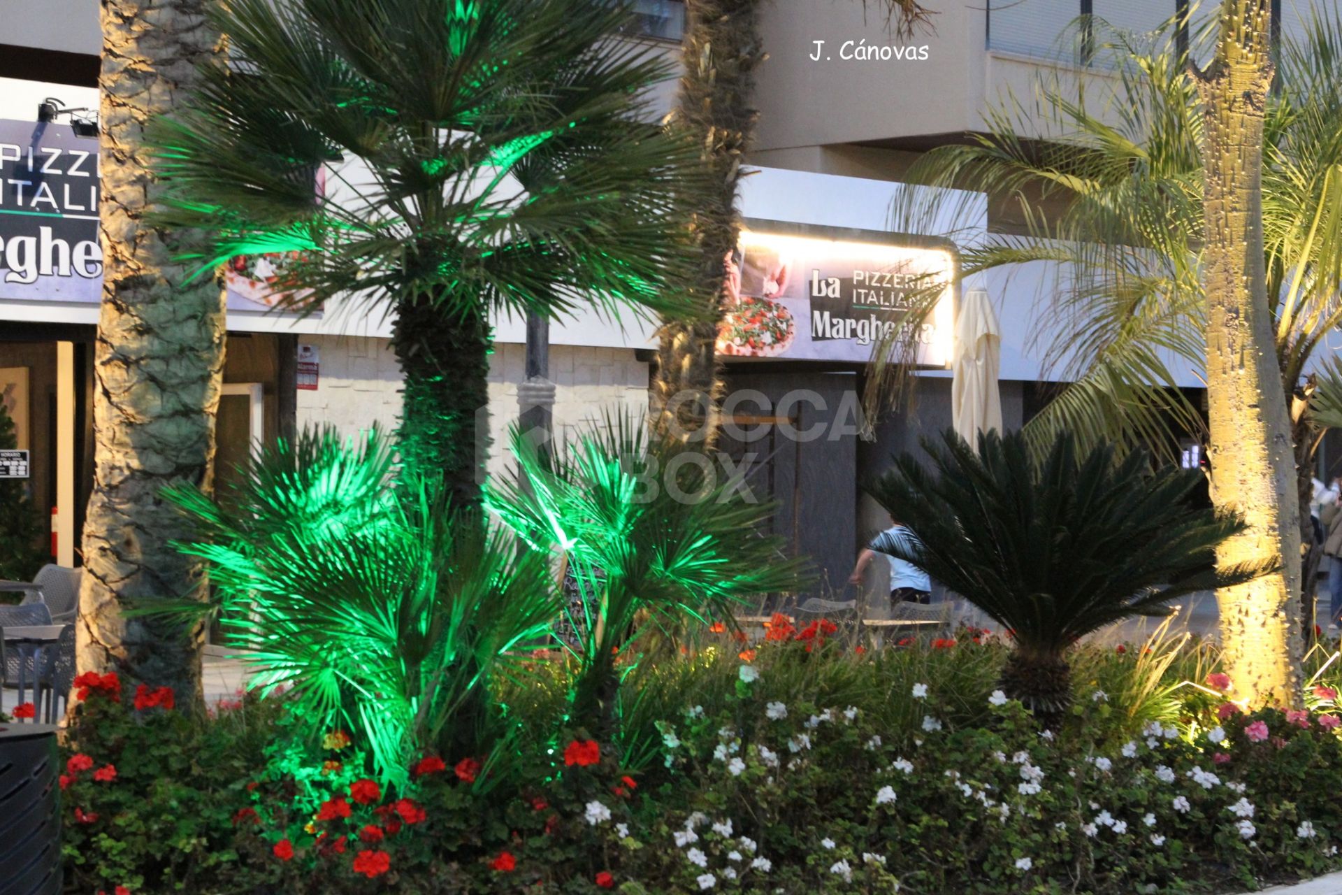 Spacious apartment with panoramic sea views in the Port of Estepona!