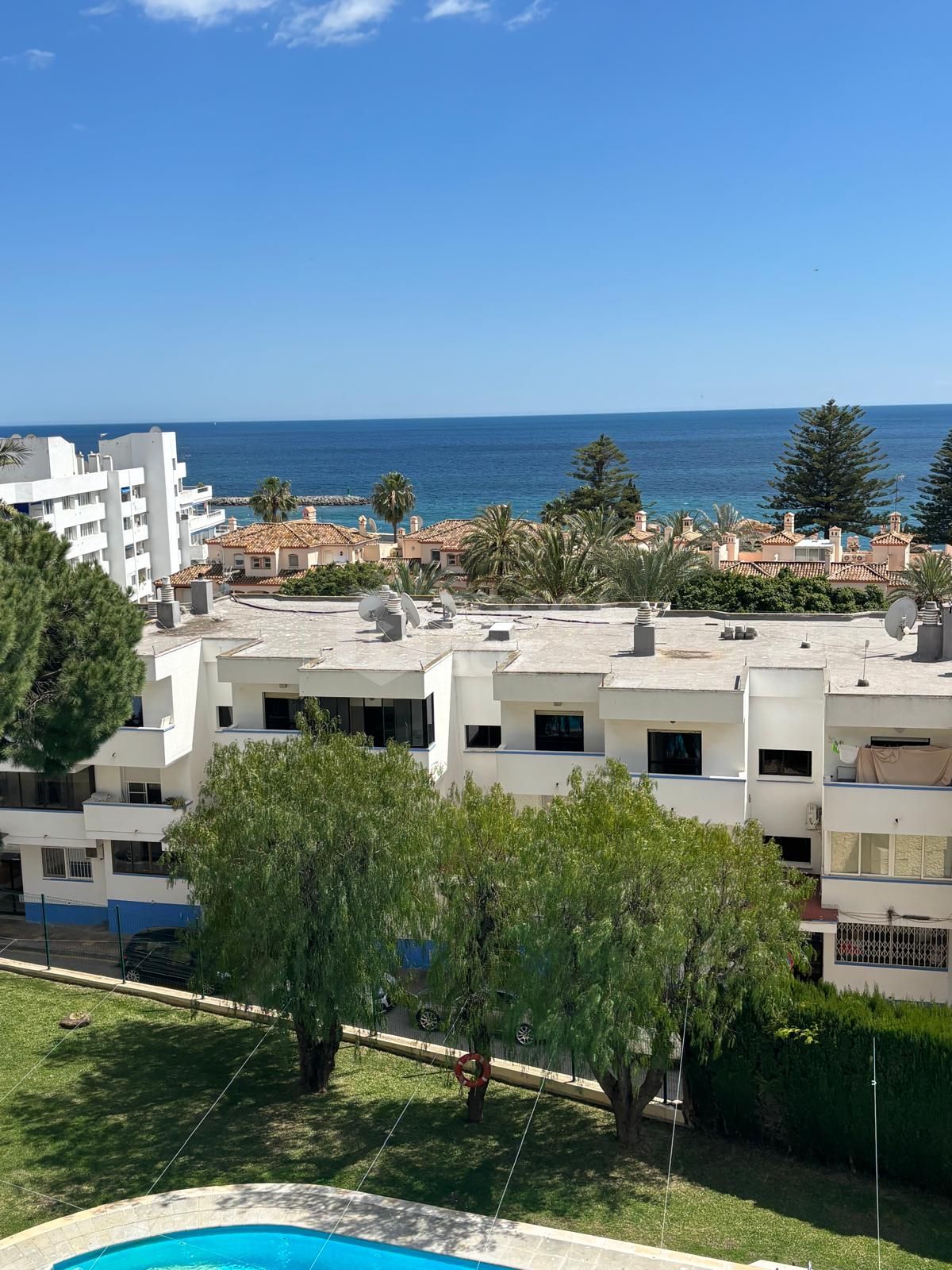 Spacious apartment with panoramic sea views in the Port of Estepona!