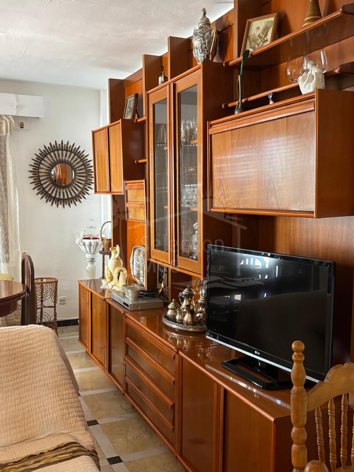 Appartement spacieux avec vue panoramique sur la mer dans le port d'Estepona !