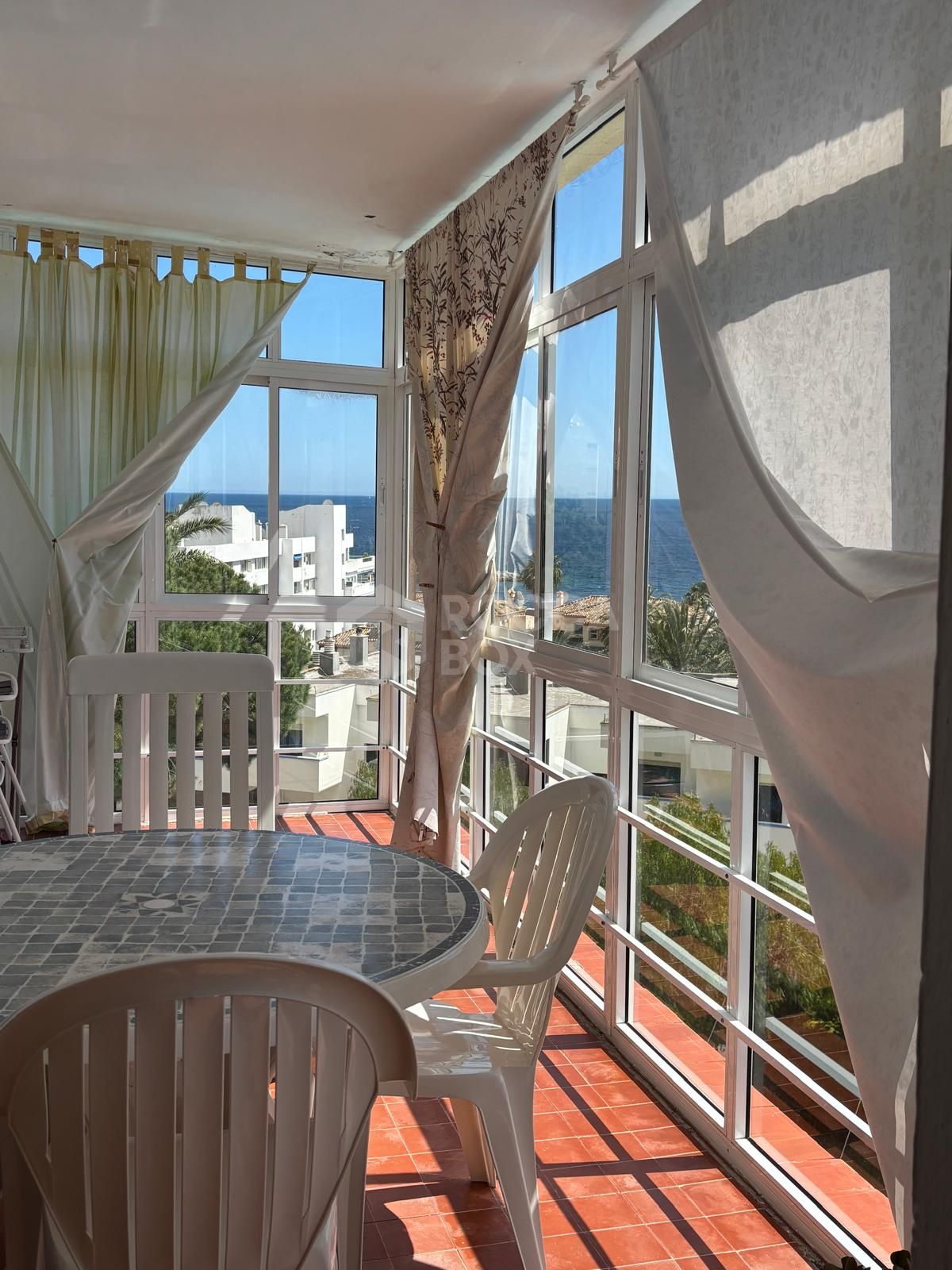 Spacious apartment with panoramic sea views in the Port of Estepona!