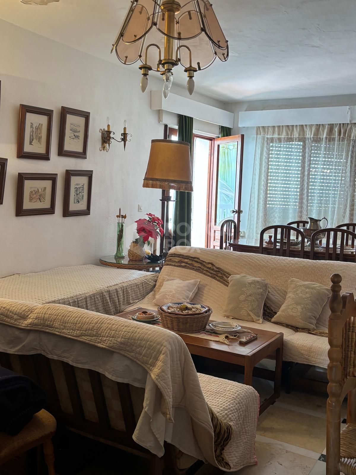 Spacious apartment with panoramic sea views in the Port of Estepona!