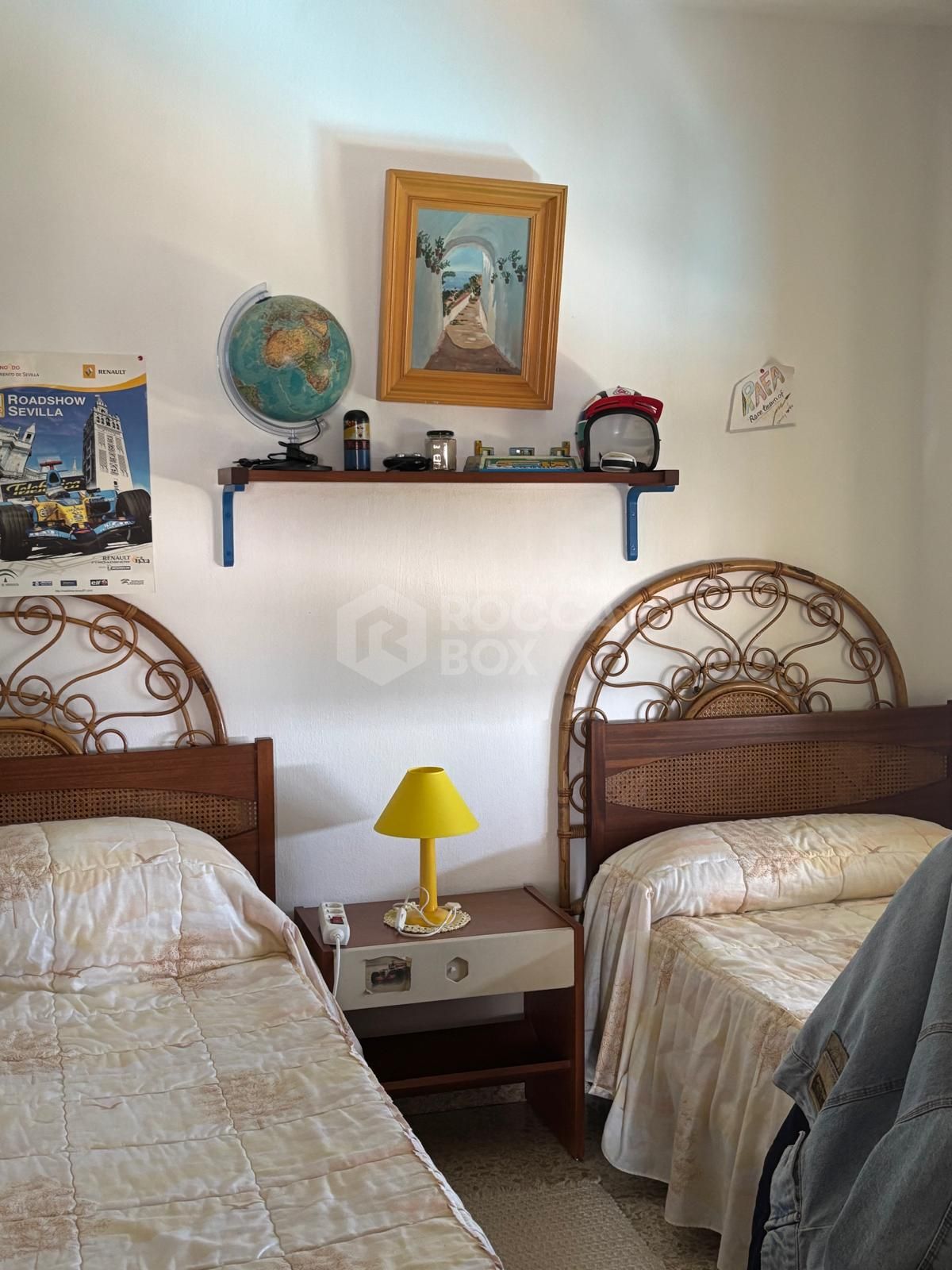 Spacious apartment with panoramic sea views in the Port of Estepona!