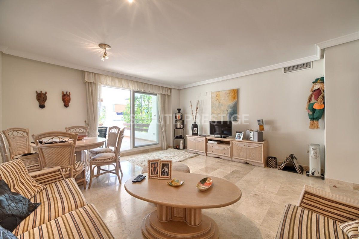 Apartment for short term rent in New Golden Mile, Estepona