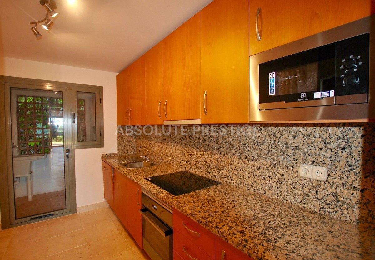 Ground Floor Apartment for sale in Atalaya, Estepona