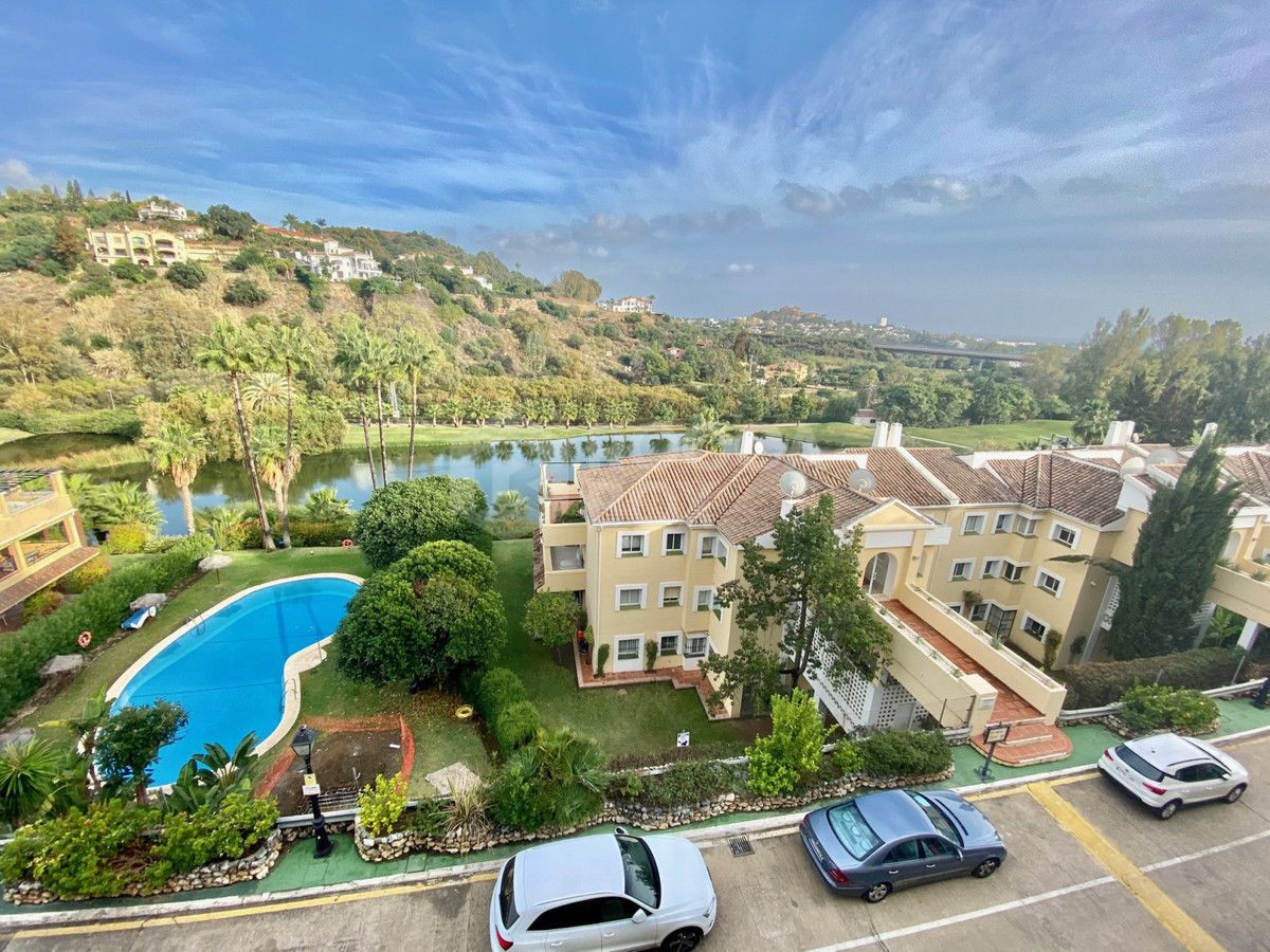 Penthouse for long term rent in La Quinta, Benahavis