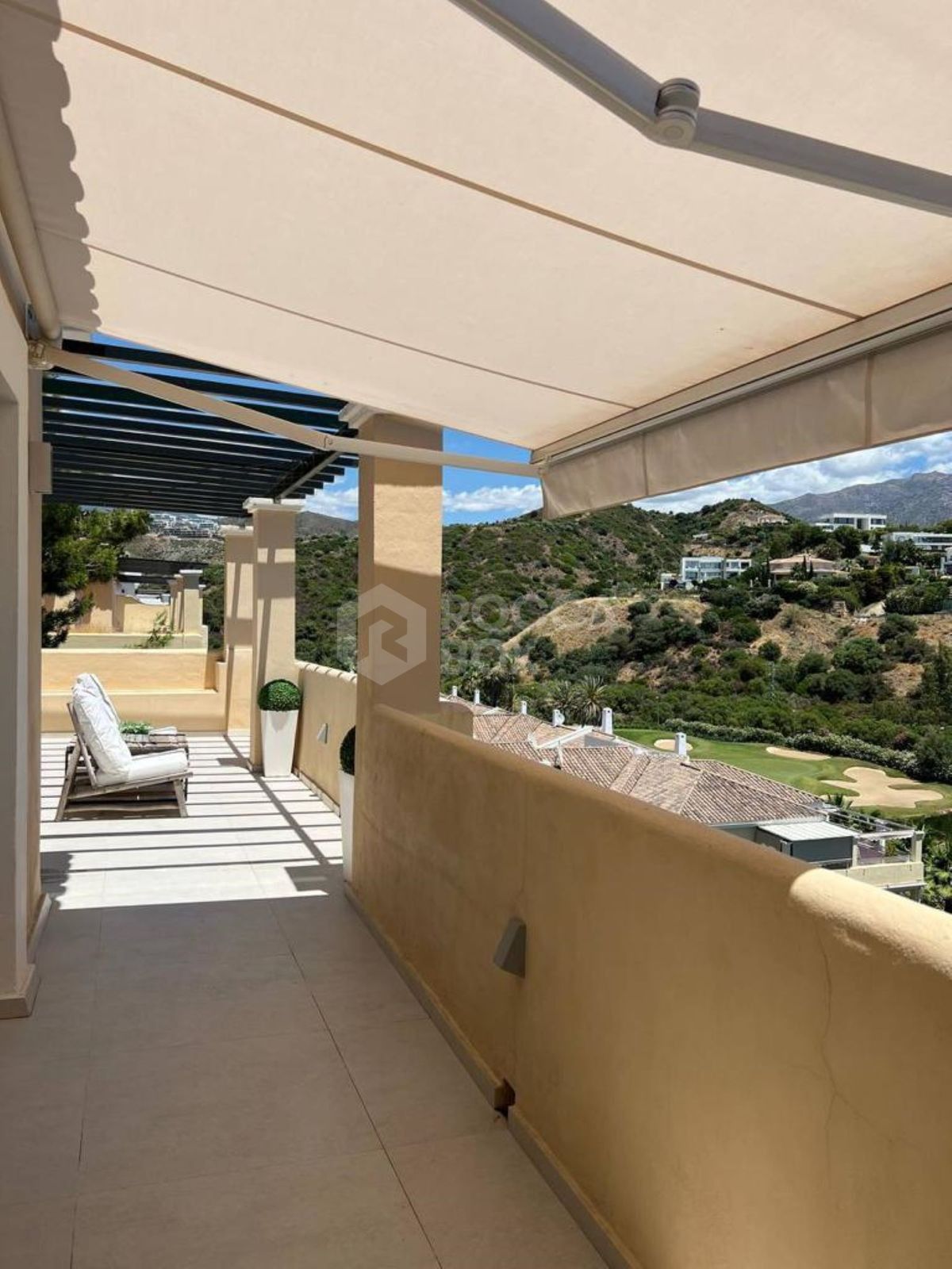 Penthouse for short term rent in La Quinta, Benahavis
