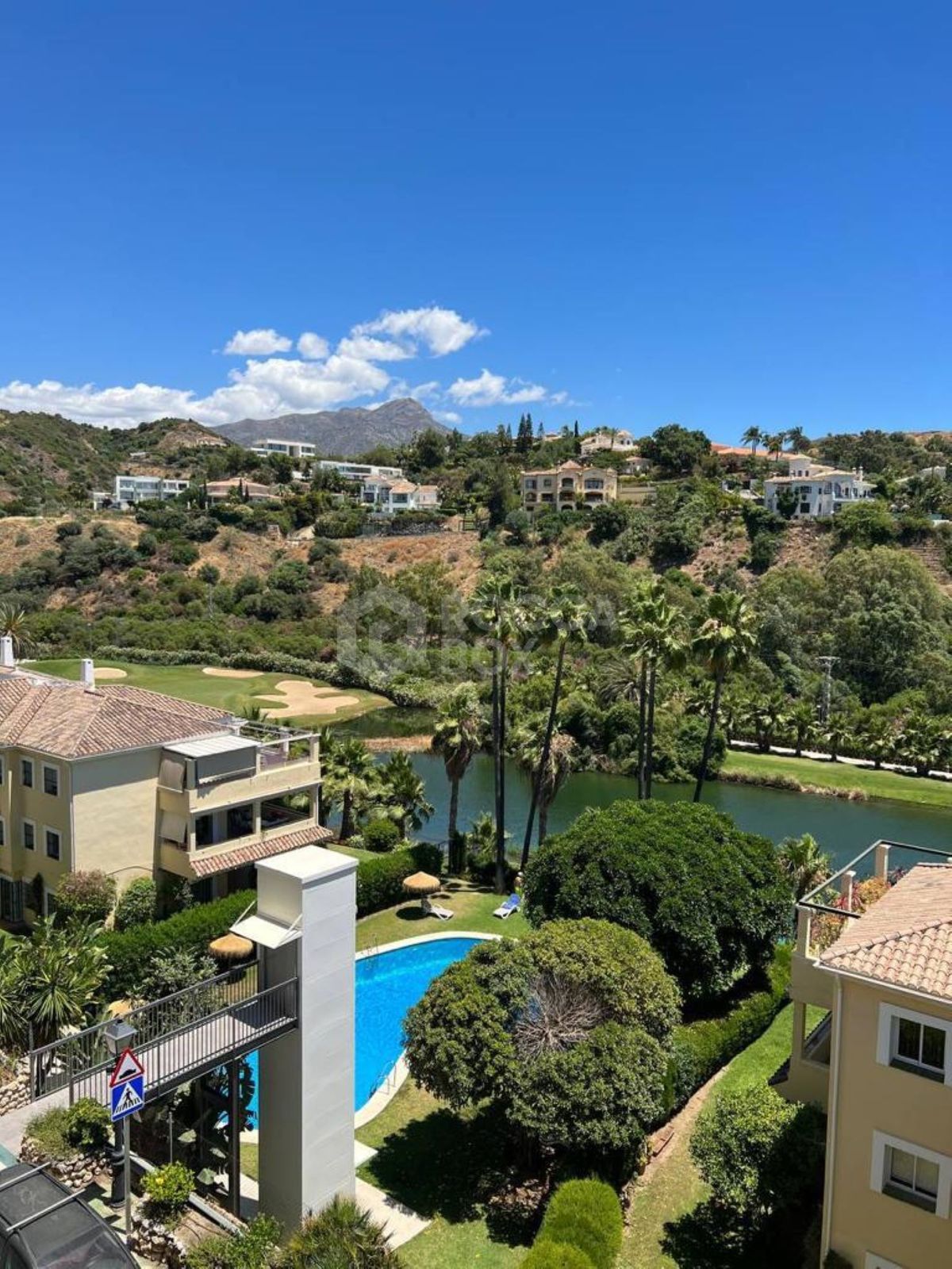 Penthouse for short term rent in La Quinta, Benahavis