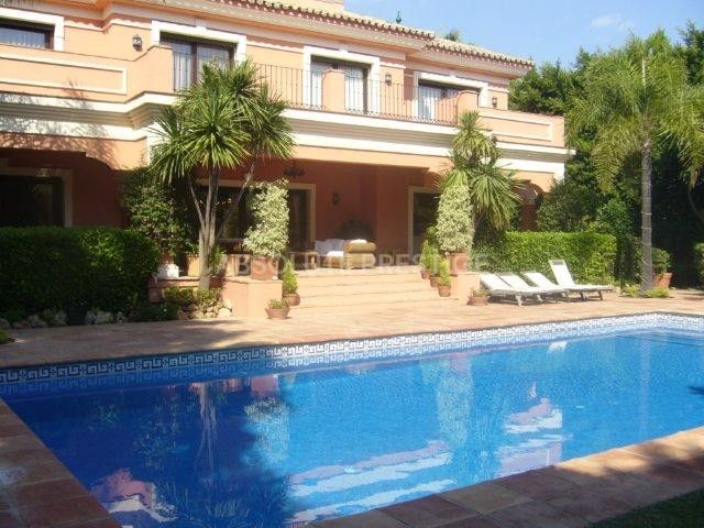 Villa en alquiler a corta temporada en Marbella Golden Mile