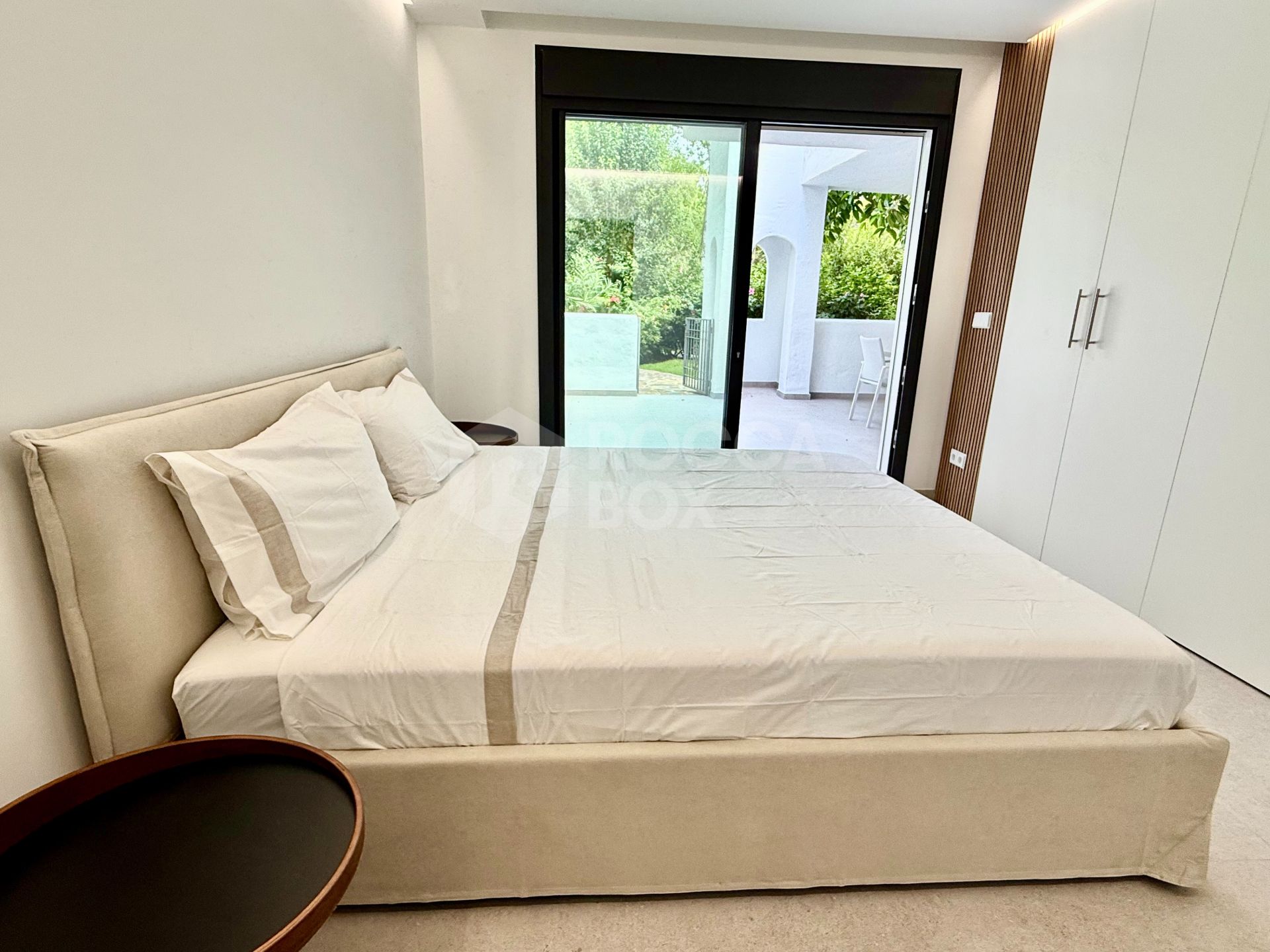 Ground floor apartment with large terrace and garden