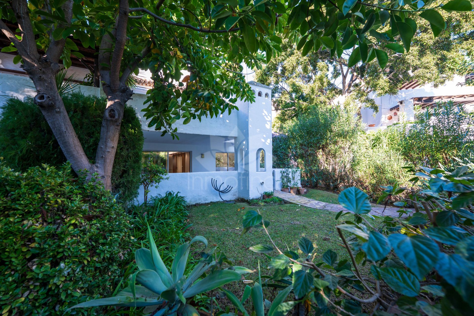 Apartamento Planta Baja en Alhambra del Golf, Estepona