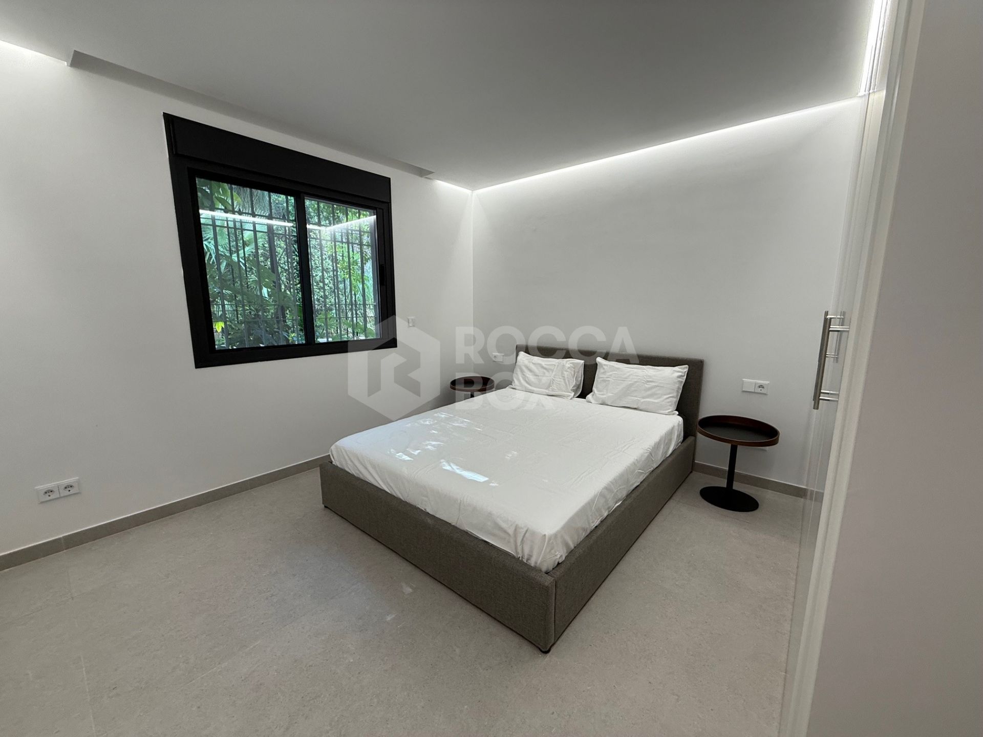 Ground floor apartment with large terrace and garden