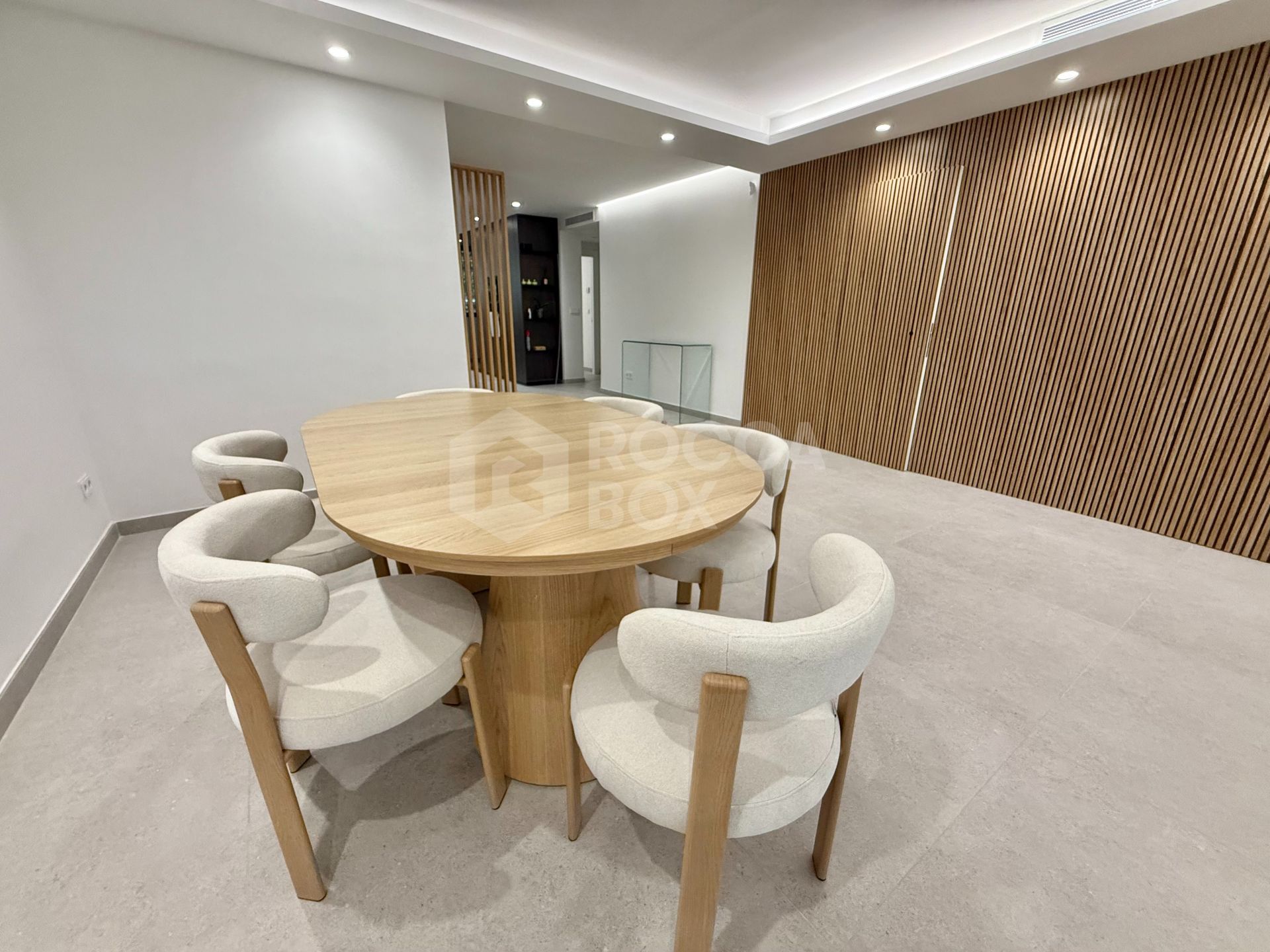 Ground floor apartment with large terrace and garden