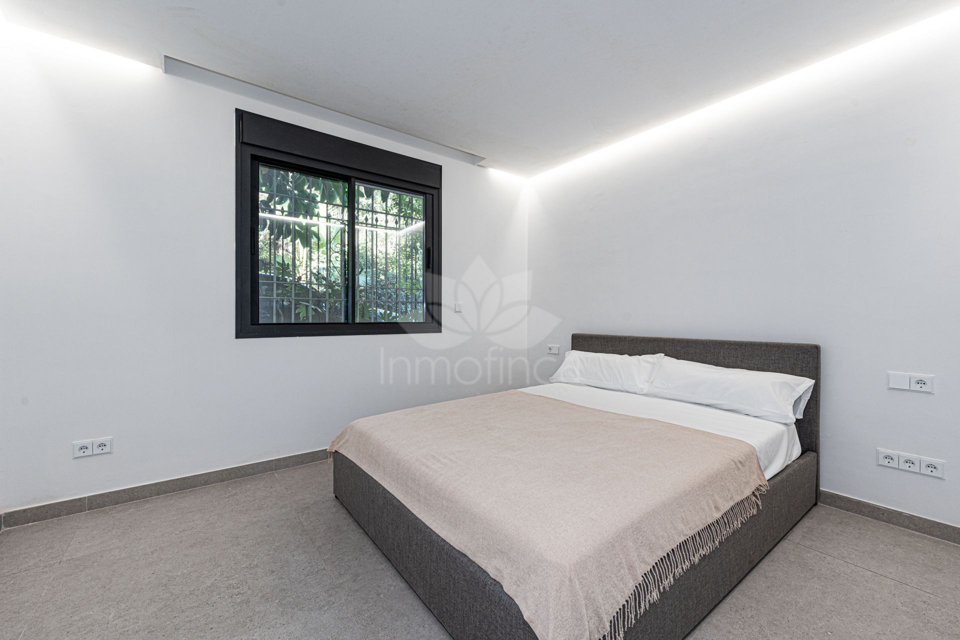 Apartamento Planta Baja en Alhambra del Golf, Estepona