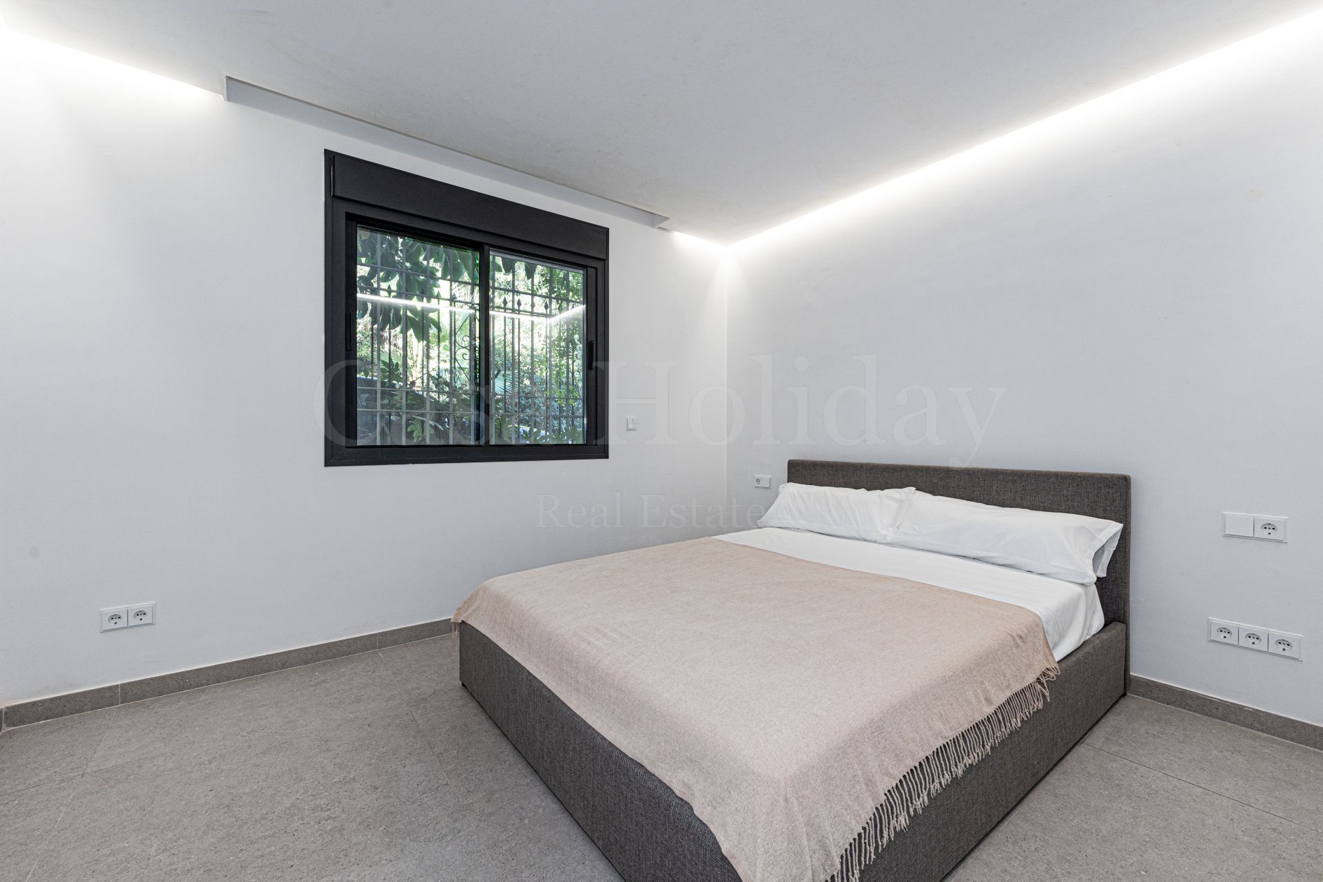 Apartamento Planta Baja en Alhambra del Golf, Estepona