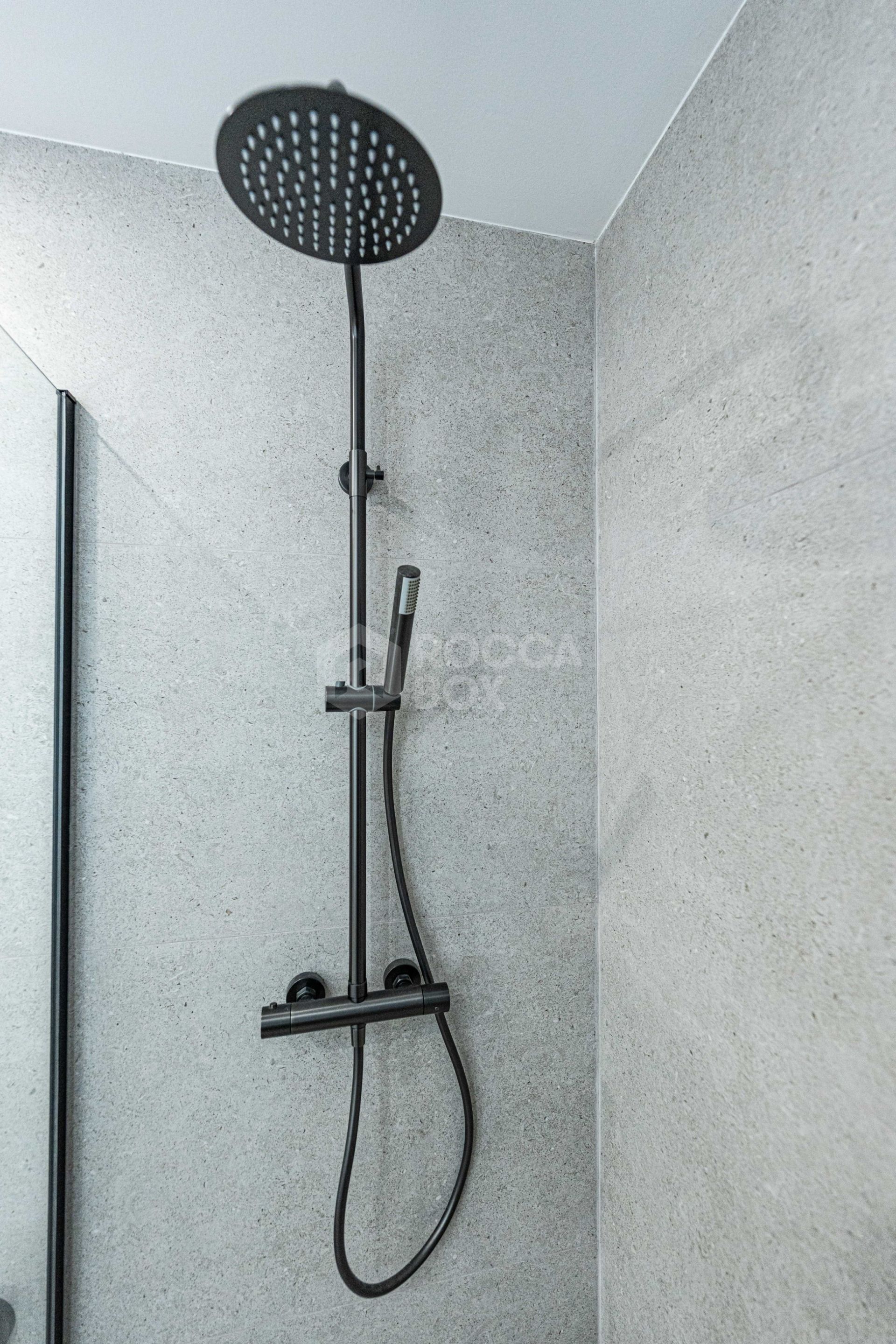 GROUND FLOOR APARTMENT WITH LARGE TERRACE AND PRIVATE GARDEN IN GUADALMINA BAJA