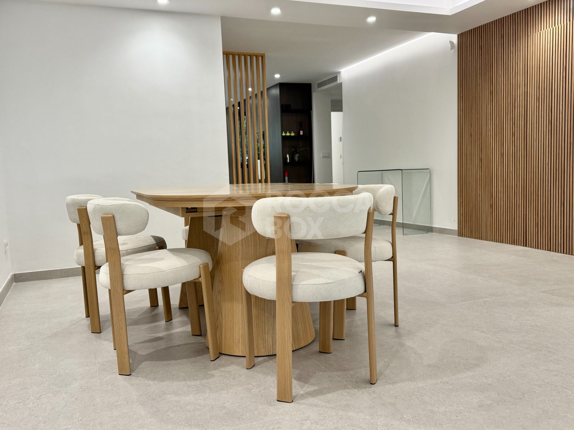 Ground floor apartment with large terrace and garden