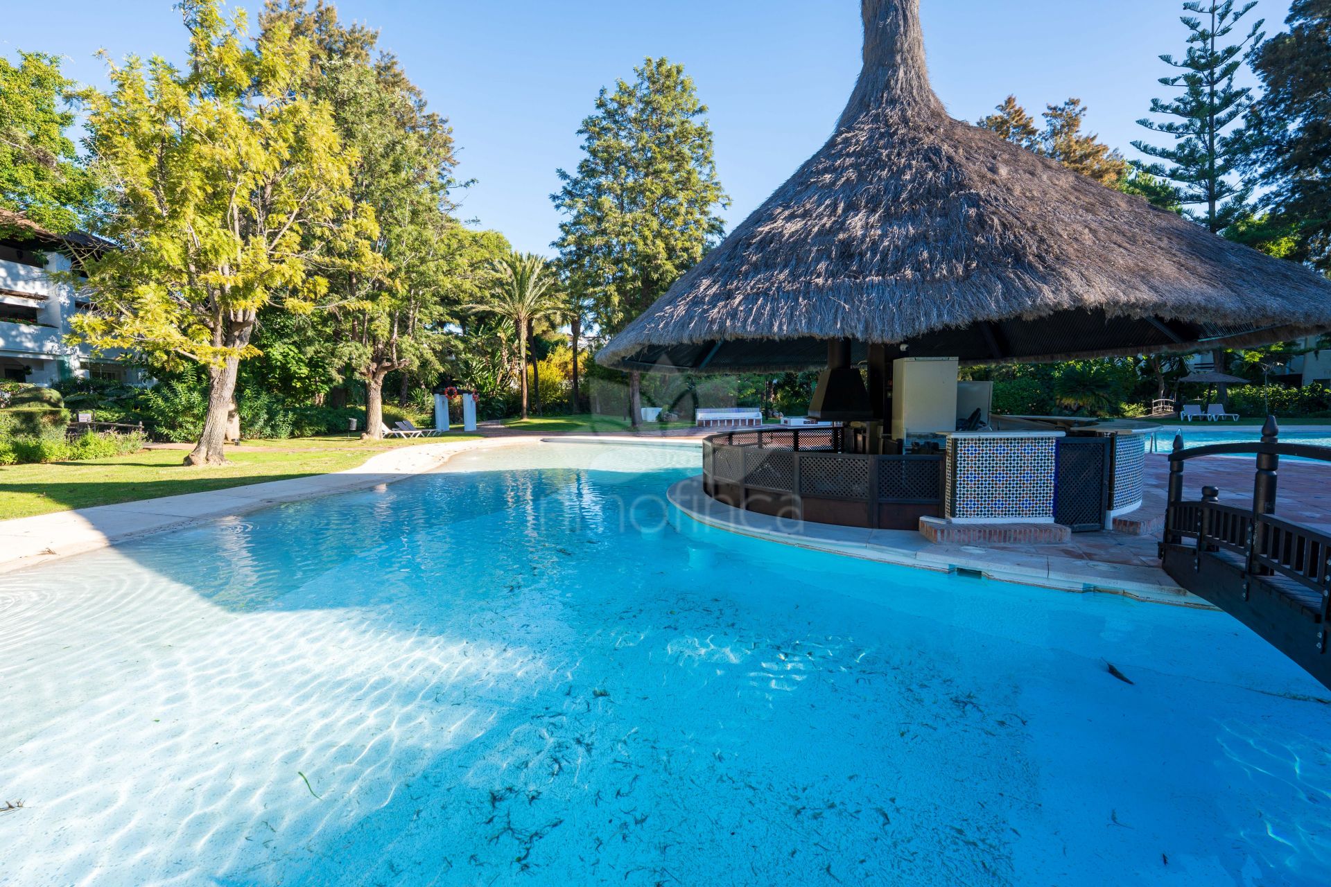 Apartamento Planta Baja en Alhambra del Golf, Estepona